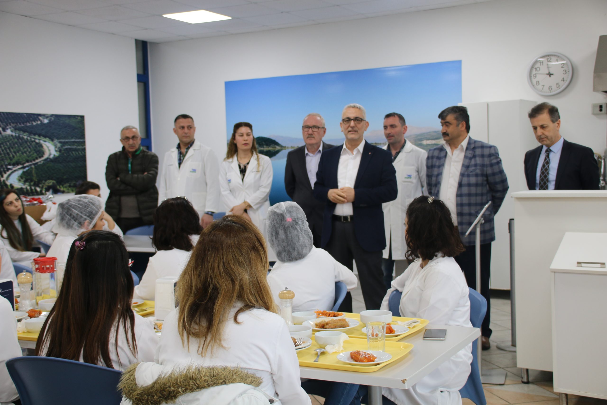 Merkez Yöneticilerimizden Mefar İlaç İşyeri’nde 8 Mart Kutlaması