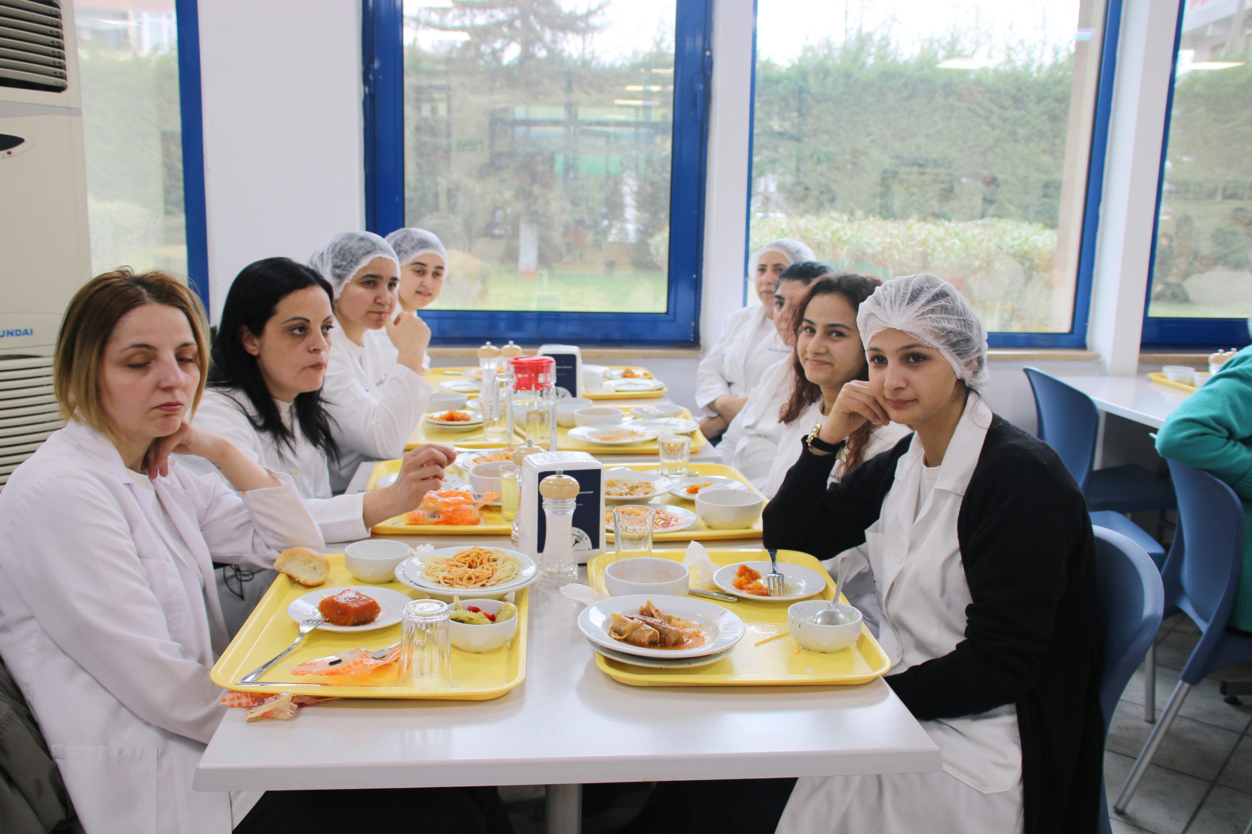 Merkez Yöneticilerimizden Mefar İlaç İşyeri’nde 8 Mart Kutlaması