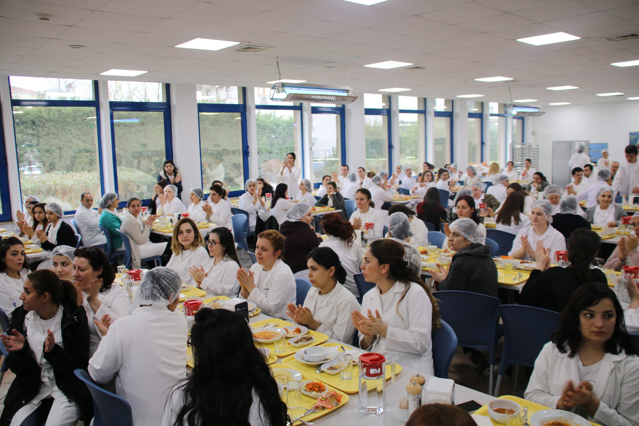 Merkez Yöneticilerimizden Mefar İlaç İşyeri’nde 8 Mart Kutlaması