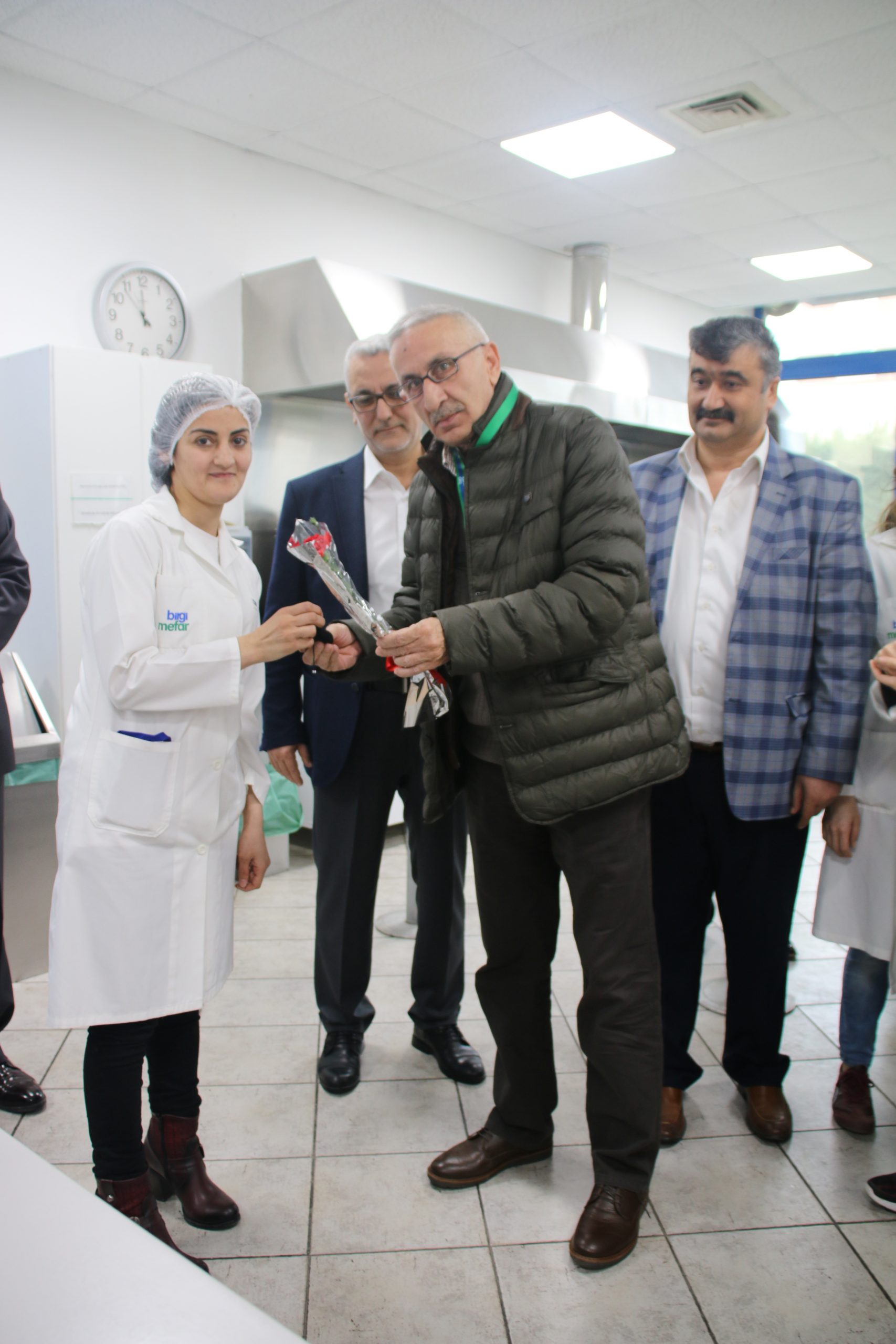 Merkez Yöneticilerimizden Mefar İlaç İşyeri’nde 8 Mart Kutlaması