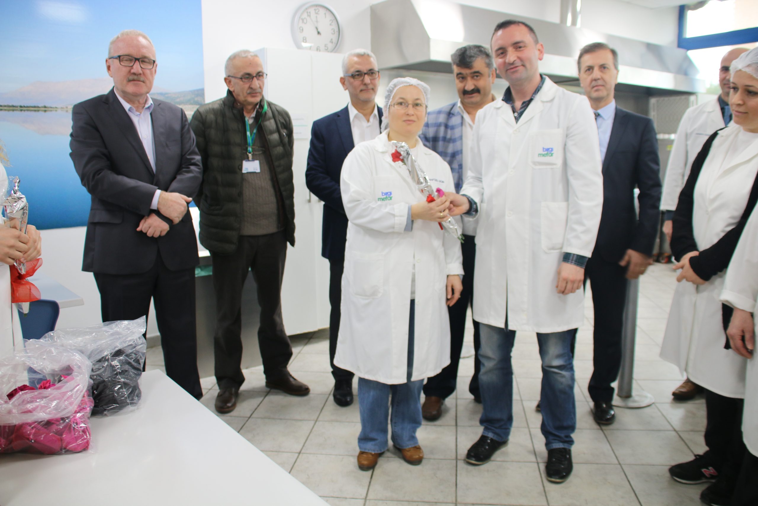 Merkez Yöneticilerimizden Mefar İlaç İşyeri’nde 8 Mart Kutlaması