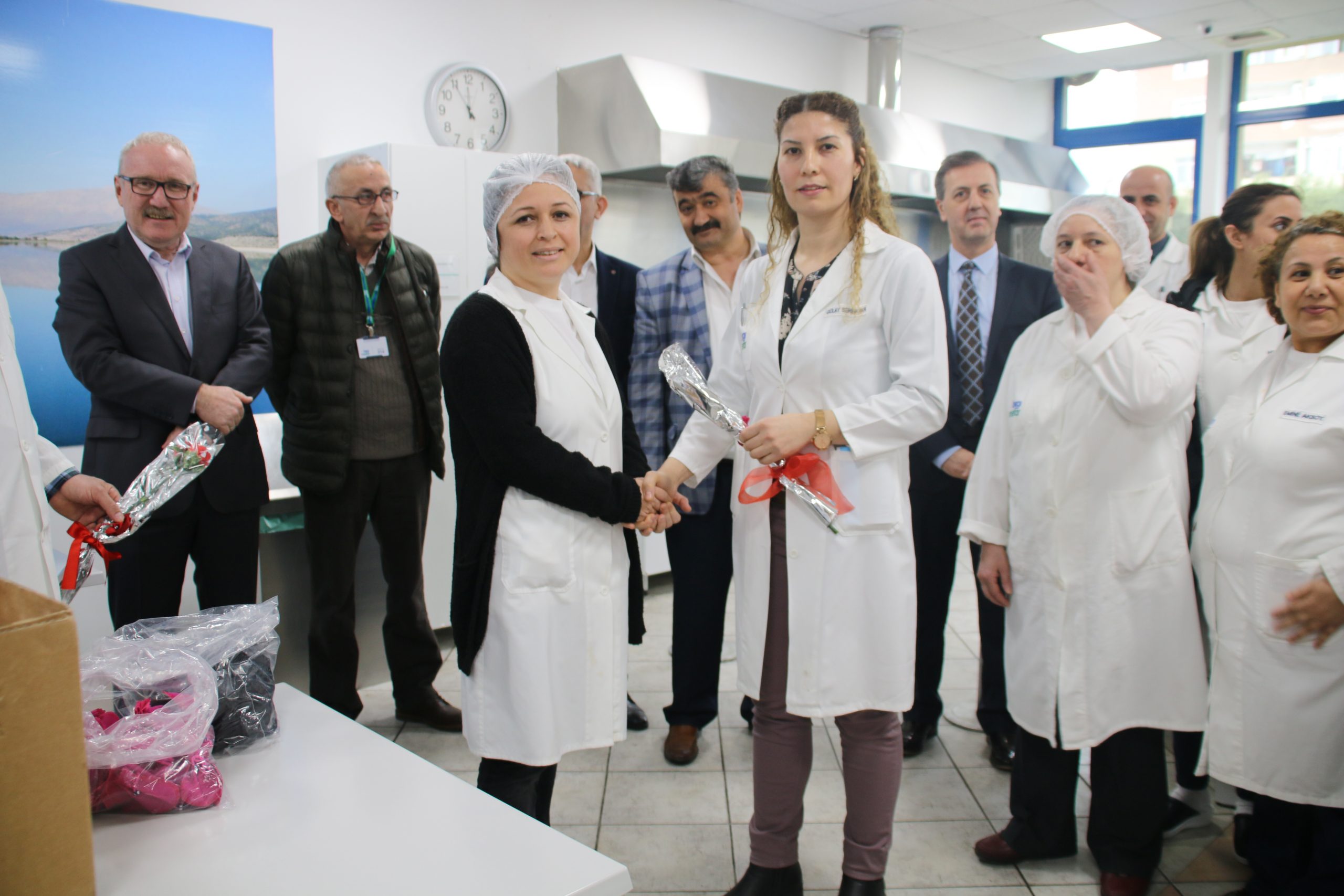 Merkez Yöneticilerimizden Mefar İlaç İşyeri’nde 8 Mart Kutlaması