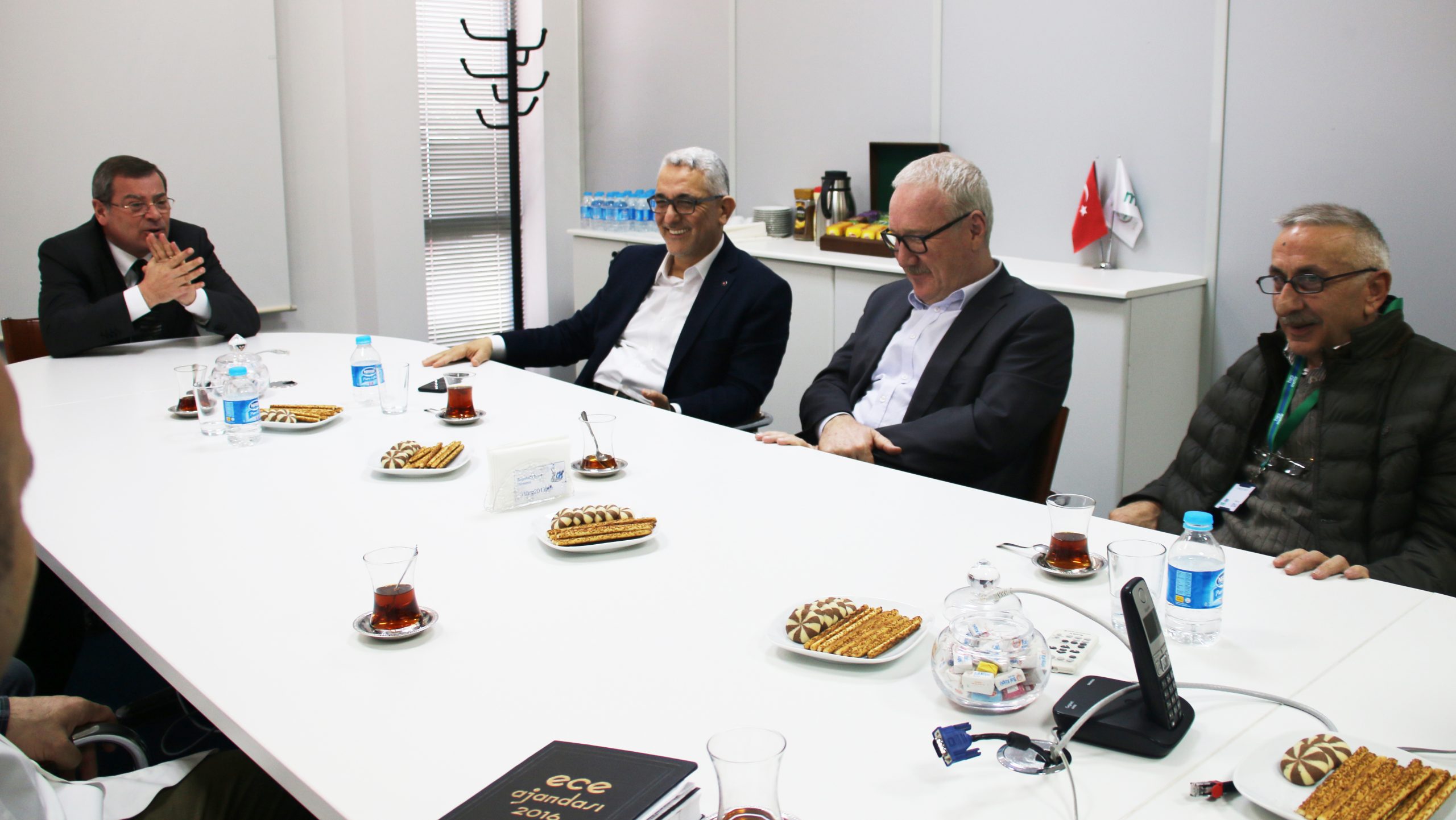 Merkez Yöneticilerimizden Mefar İlaç İşyeri’nde 8 Mart Kutlaması