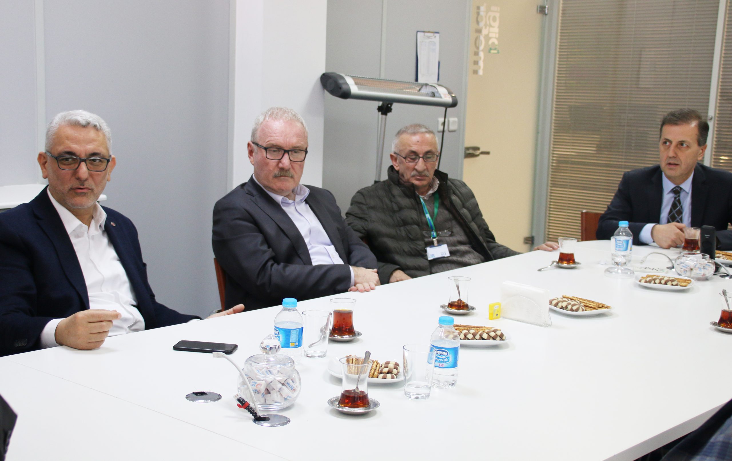 Merkez Yöneticilerimizden Mefar İlaç İşyeri’nde 8 Mart Kutlaması