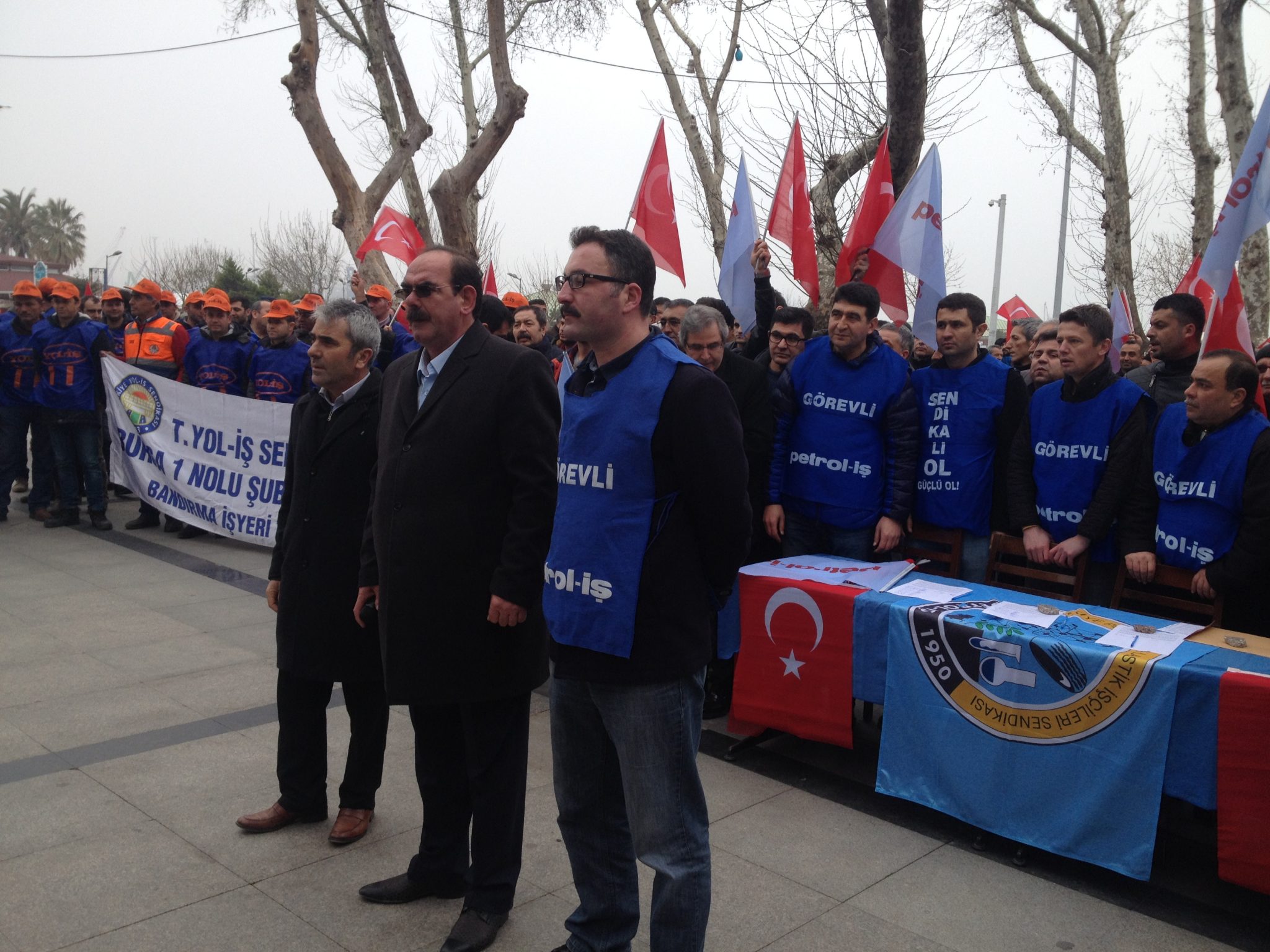 Bandırma Şubemiz Kamu Kurumlarının Varlık Fonuna Devredilmelerine Tepki Gösterdi
