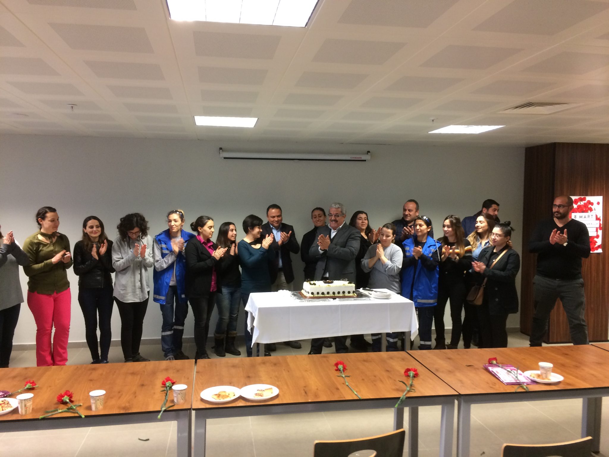 TPI 2 KANAT FABRİKASINDA 8 MART KADINLAR GÜNÜ KUTLANDI