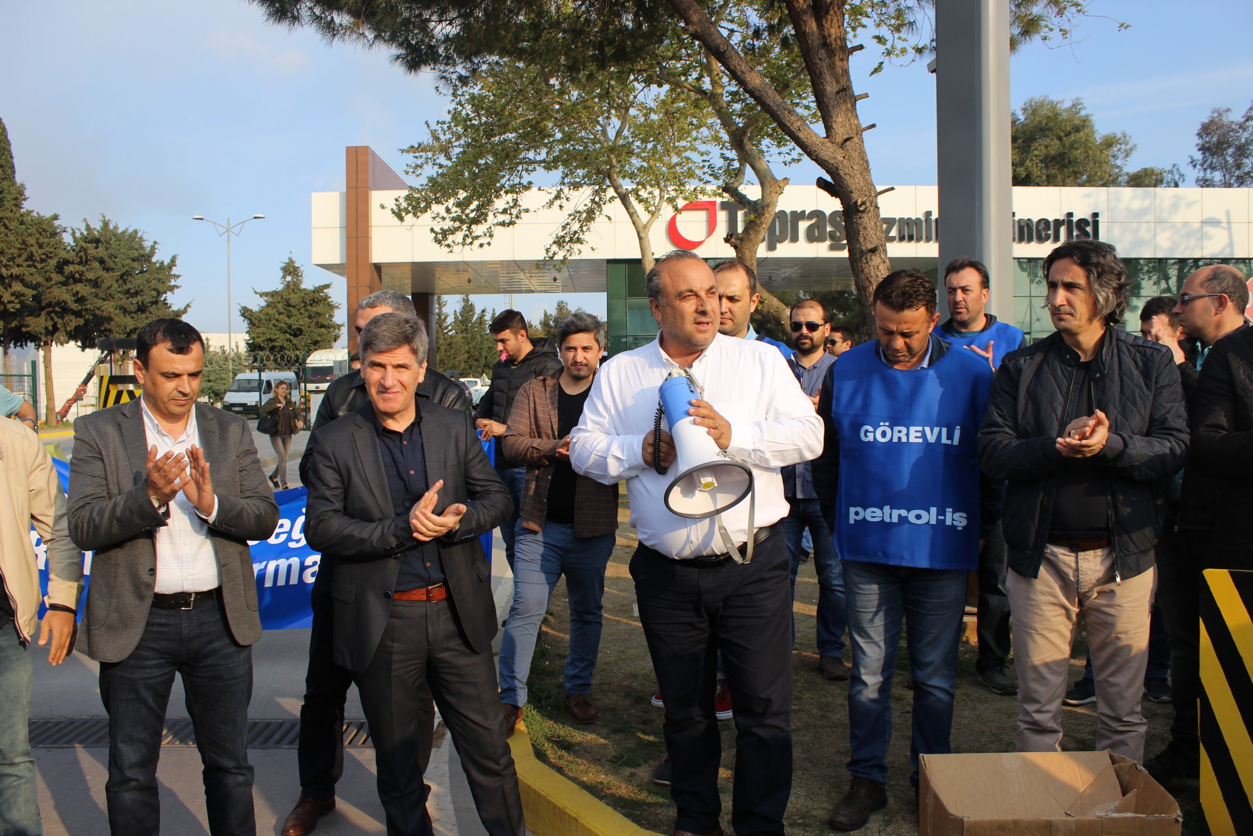 Tüpraş'ta İş Bırakma Eylemleri Devam Ediyor