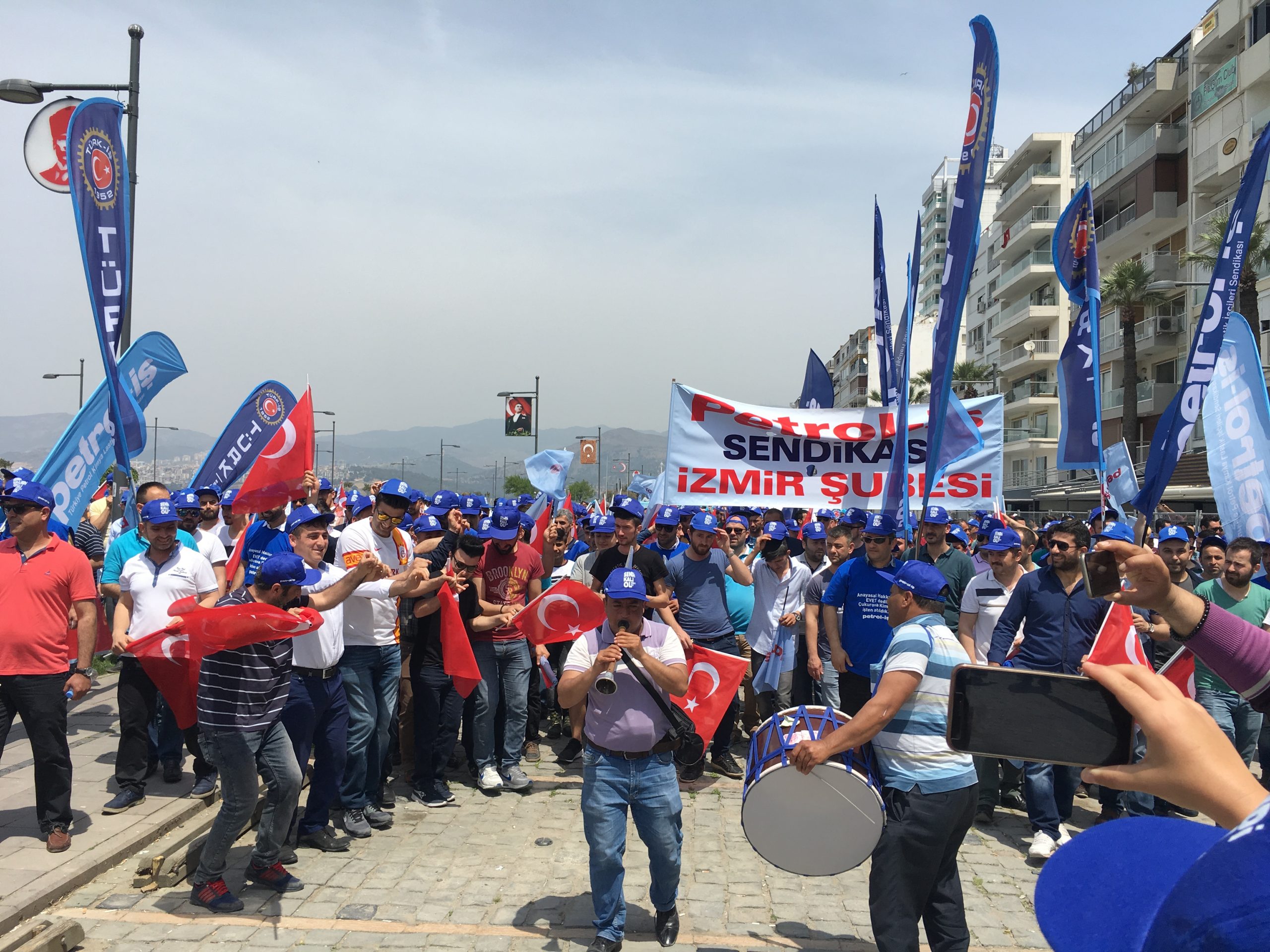 İzmir’de 1 Mayıs Gündoğdu’da Kutlandı