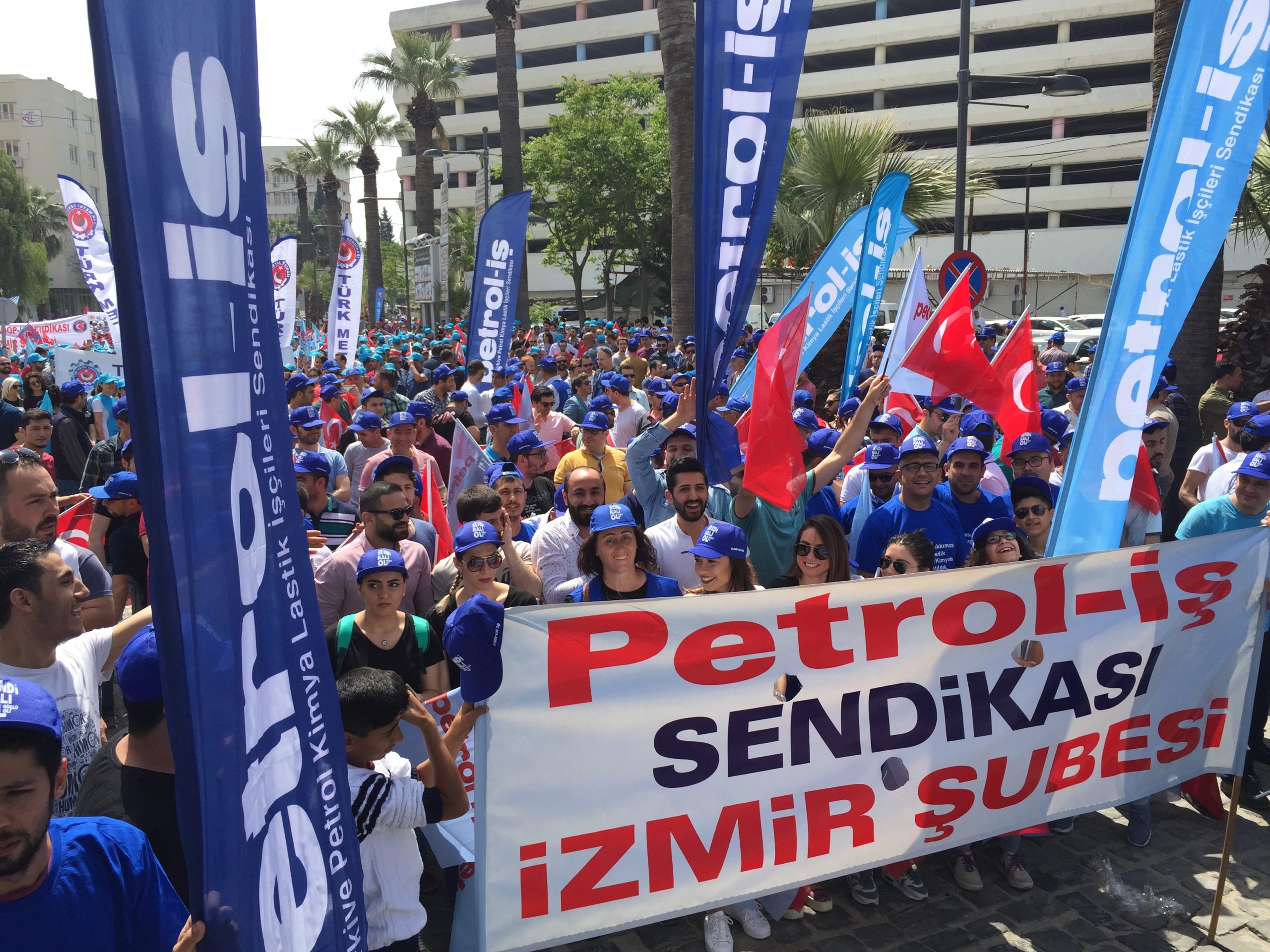 İzmir’de 1 Mayıs Gündoğdu’da Kutlandı