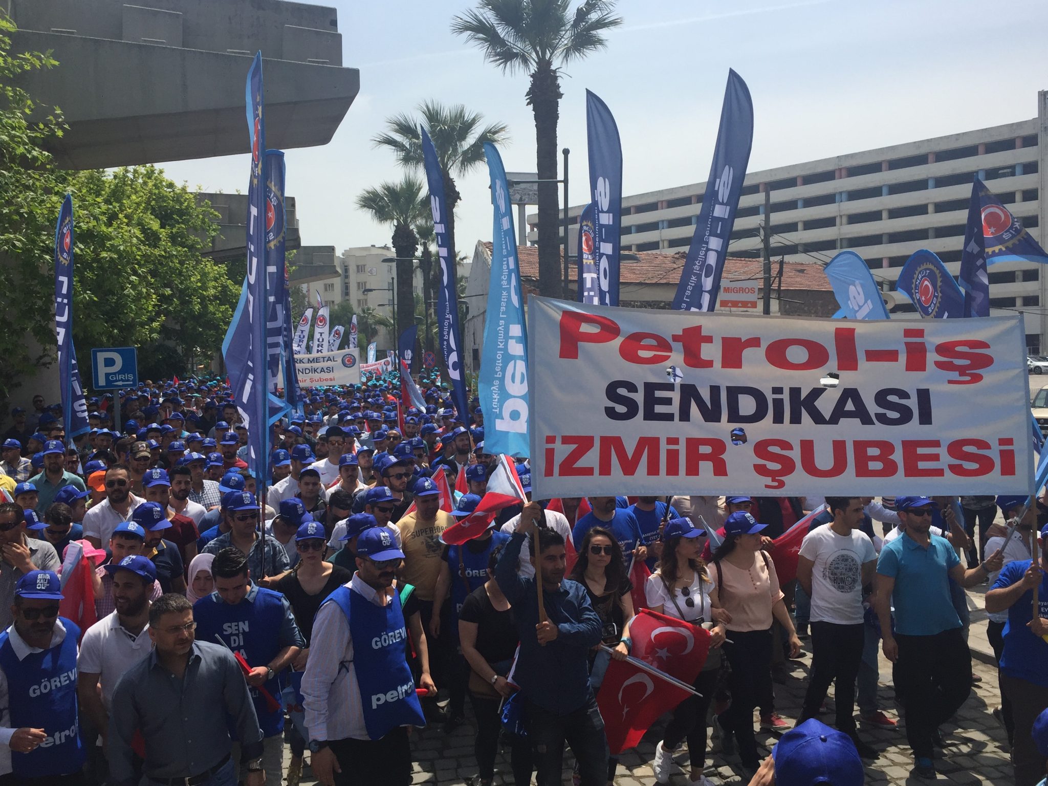 İzmir’de 1 Mayıs Gündoğdu’da Kutlandı
