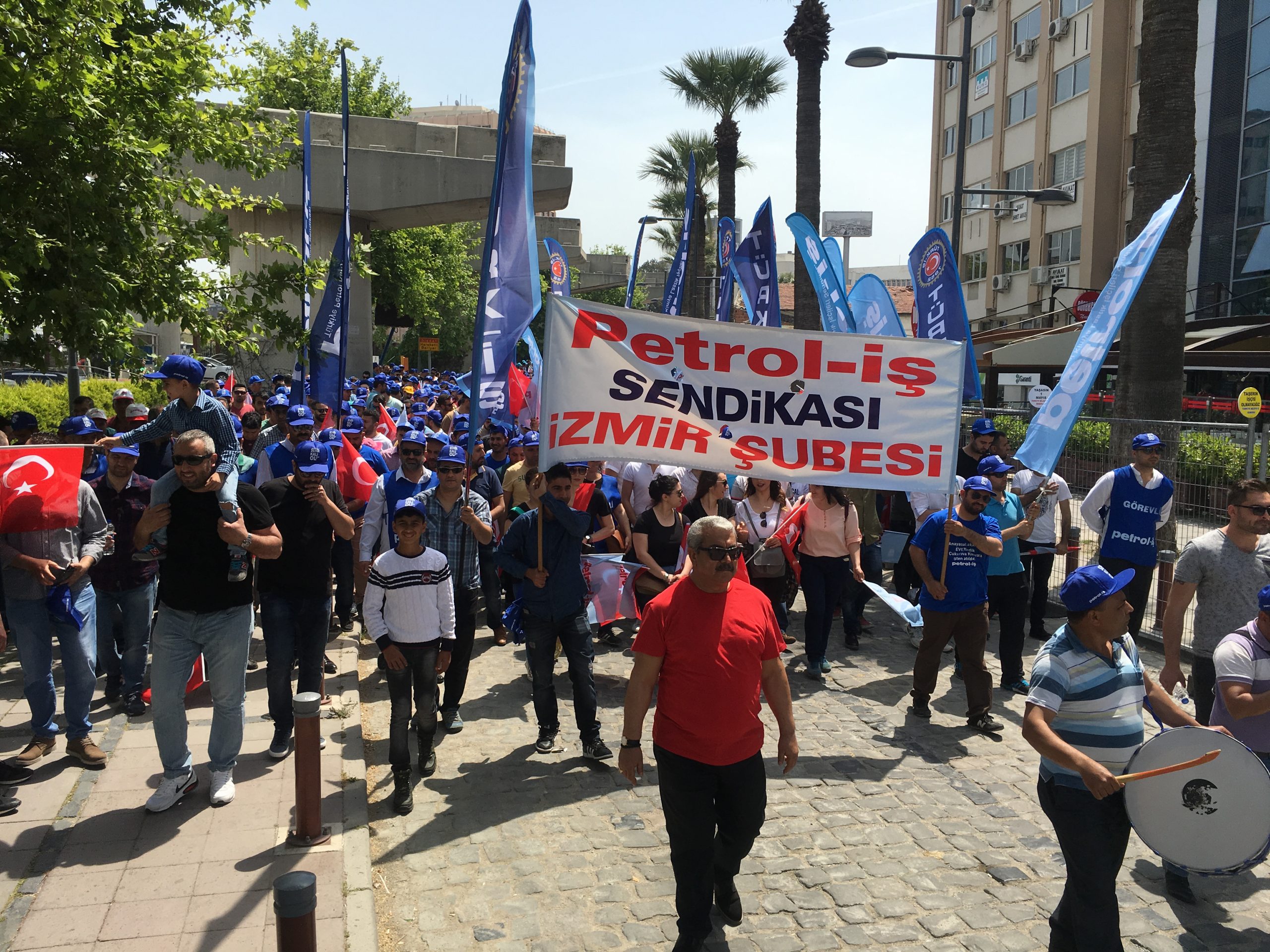 İzmir’de 1 Mayıs Gündoğdu’da Kutlandı