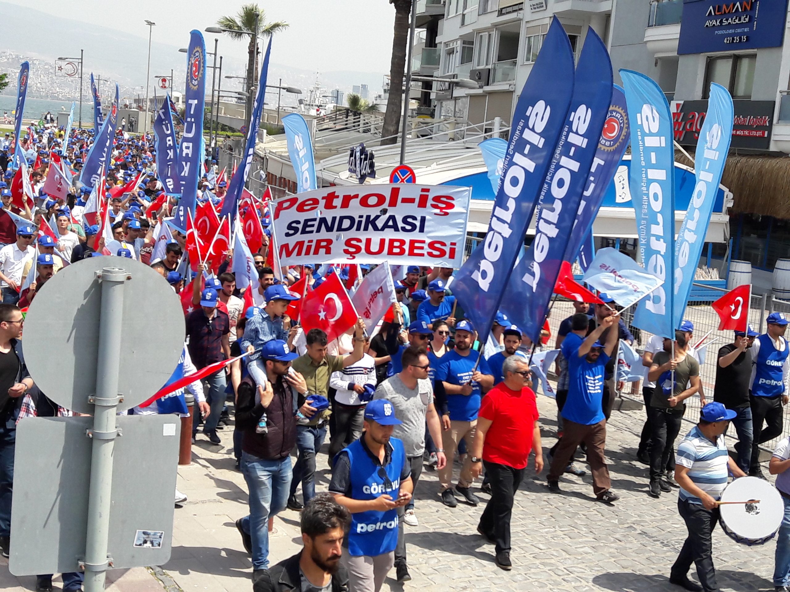 İzmir’de 1 Mayıs Gündoğdu’da Kutlandı