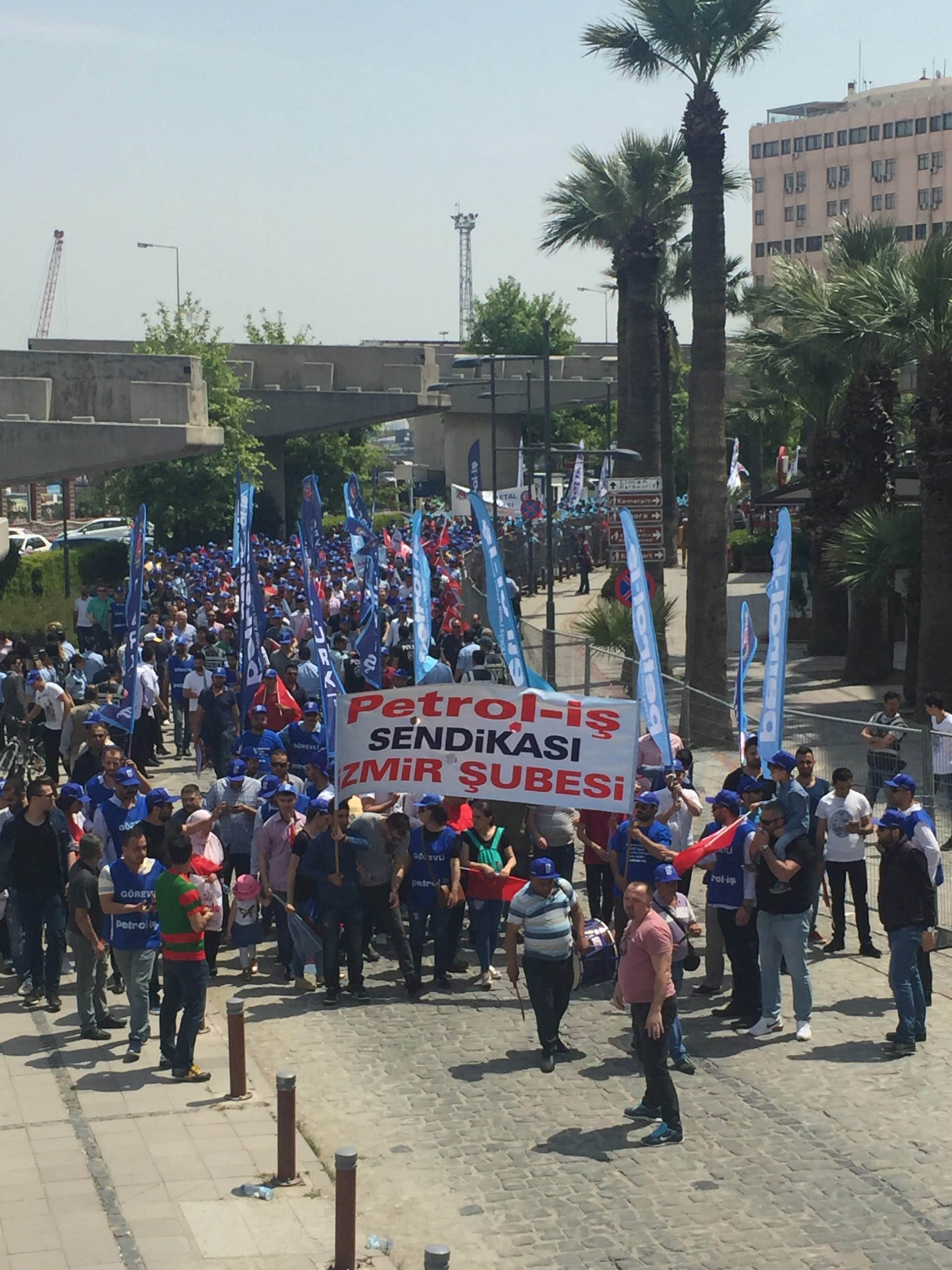 İzmir’de 1 Mayıs Gündoğdu’da Kutlandı