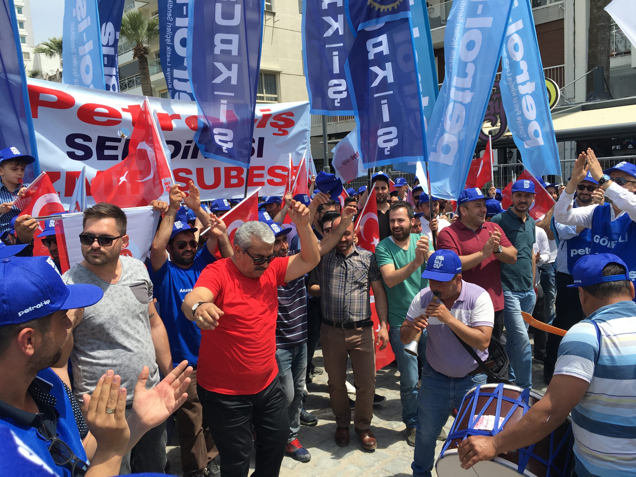 İzmir’de 1 Mayıs Gündoğdu’da Kutlandı