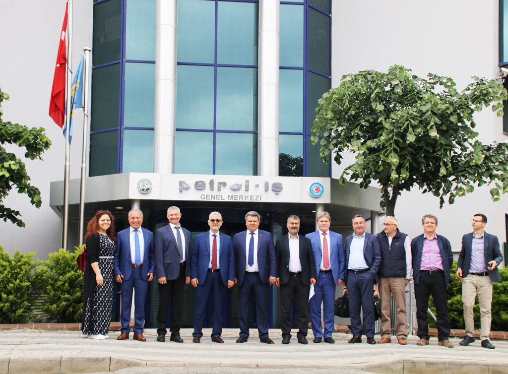 Rusya Petrol ve Gaz Sendikası Heyeti Petrol-İş'i Ziyaret Etti