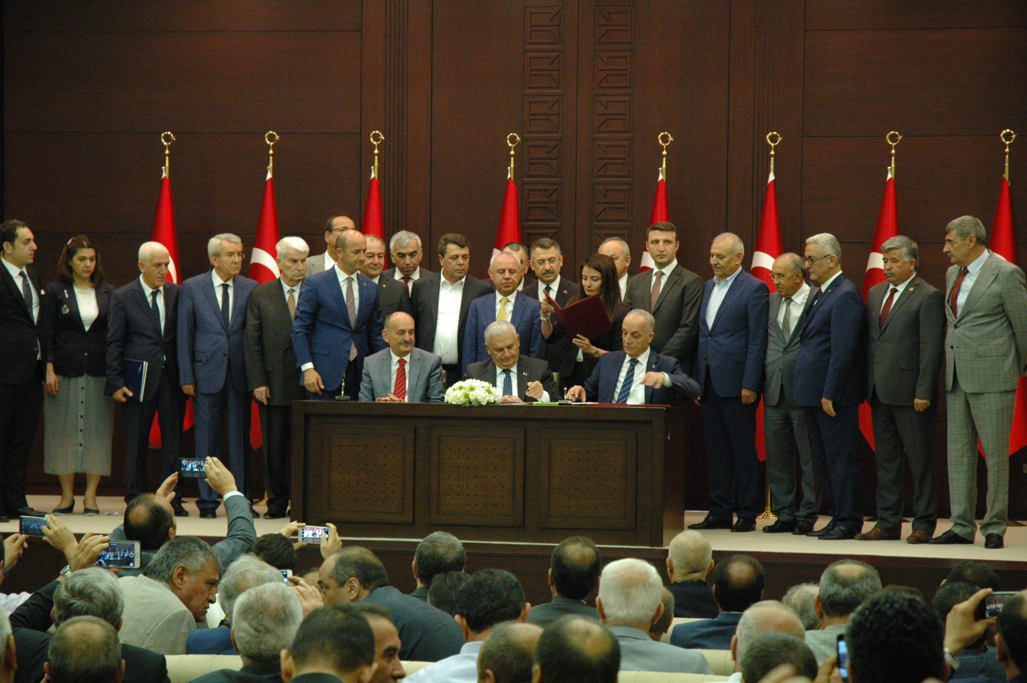 KAMU KESİMİ TOPLU İŞ SÖZLEŞMELERİNDE ANLAŞMA SAĞLANDI