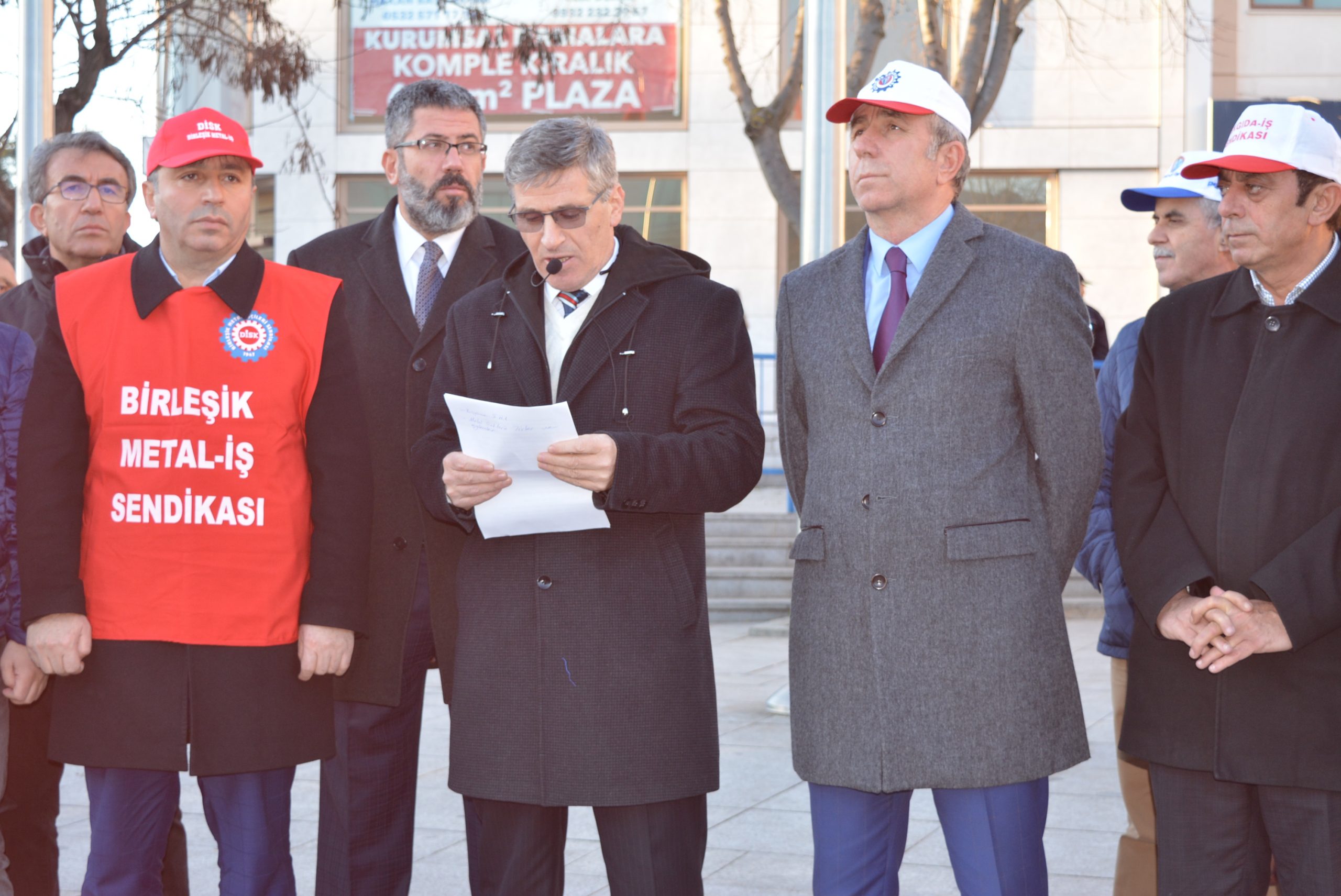 Gebze Sendikalar Birliği Basın Açıklaması Yaptı