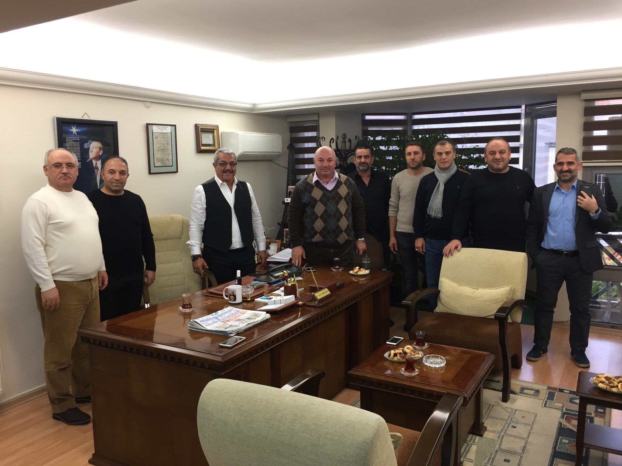 İzmir Şubemize, Şube Başkanlarımızdan ve Yardımcılarından Onurlandıran Ziyaret