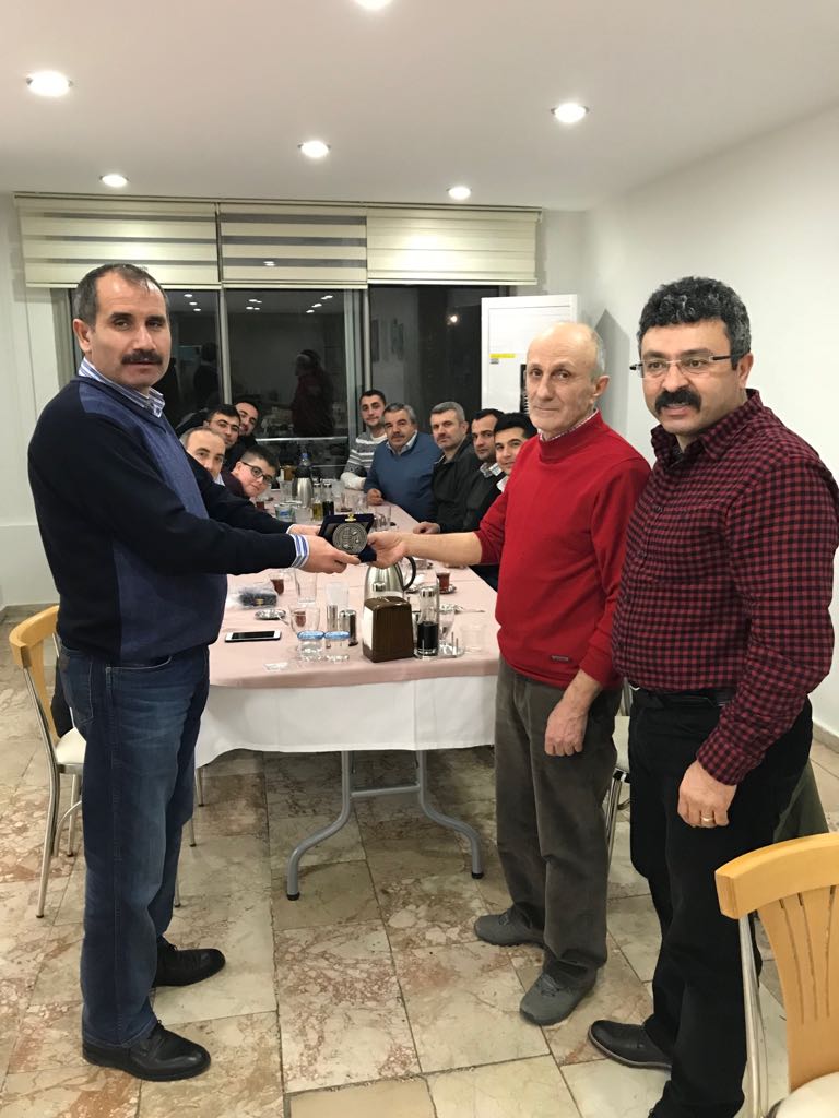 Ankara Şubemizden Emekli Üyemize Plaket