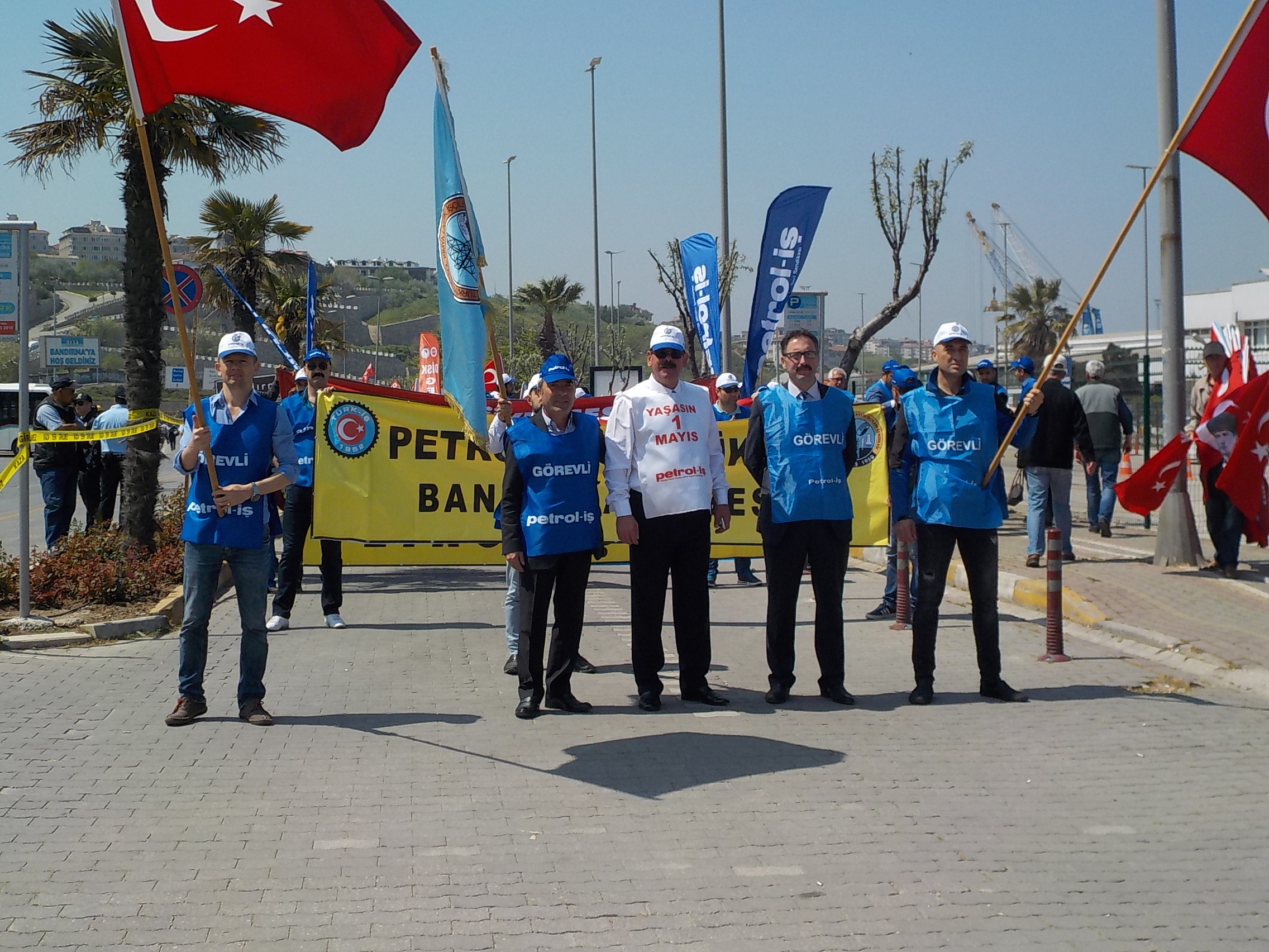 Bandırma Şubemiz 1 Mayıs’ı Cumhuriyet Meydanında Kutladı