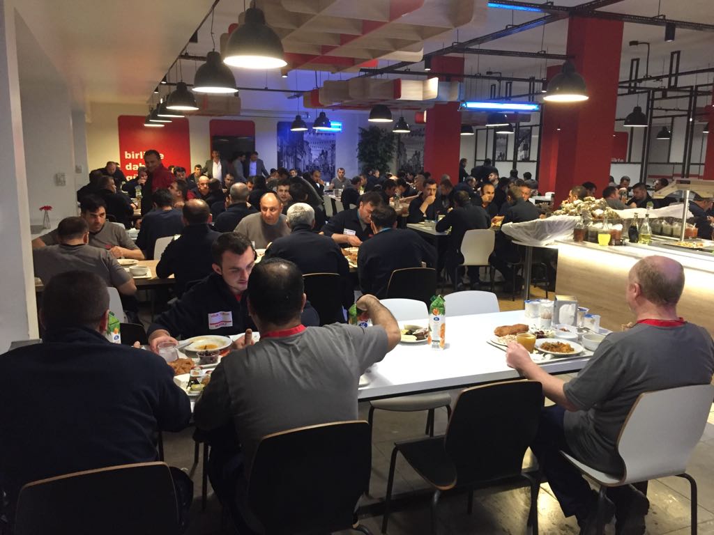 Mutlu Akü’de Sahur Buluşması