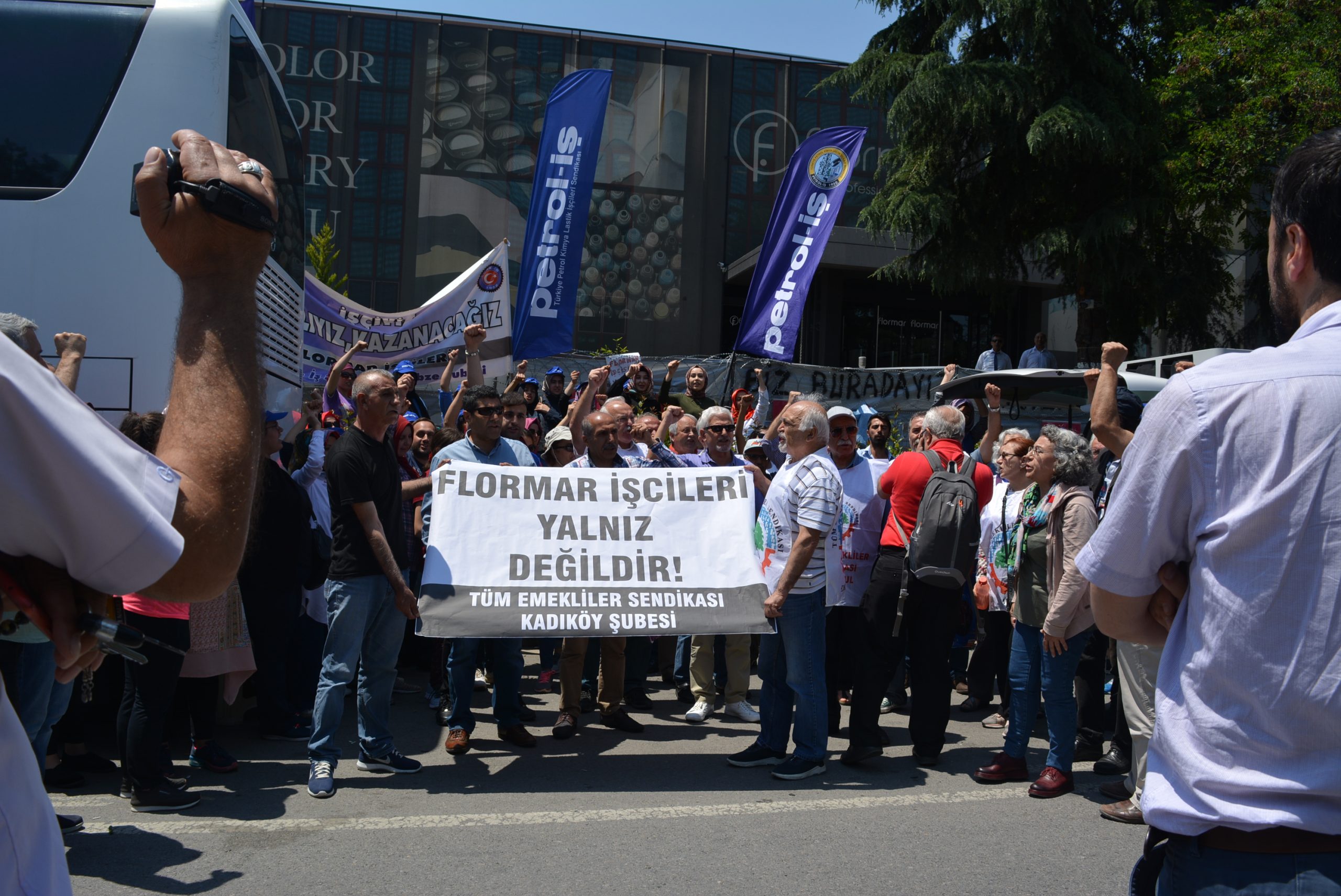 STK’lardan Flormar İşçilerine Dayanışma Ziyaretleri