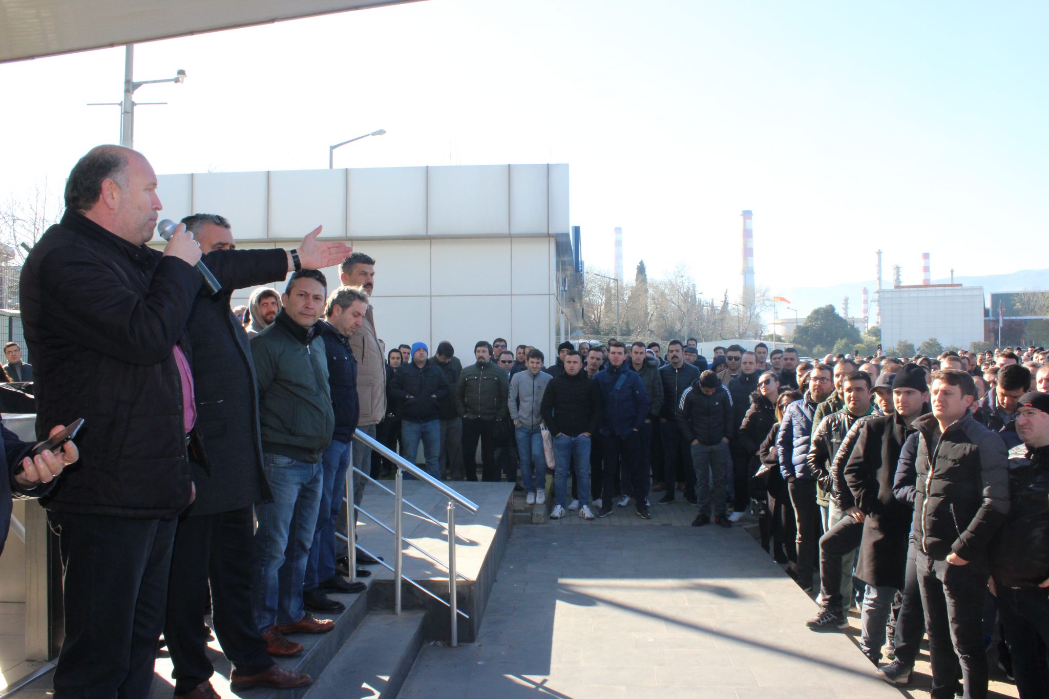 Kocaeli TÜPRAŞ İşyerinde İş Bırakma Eylemi