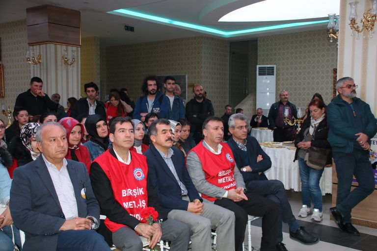 Direnişin Simgesi Flormar İşçileri Kazandı!