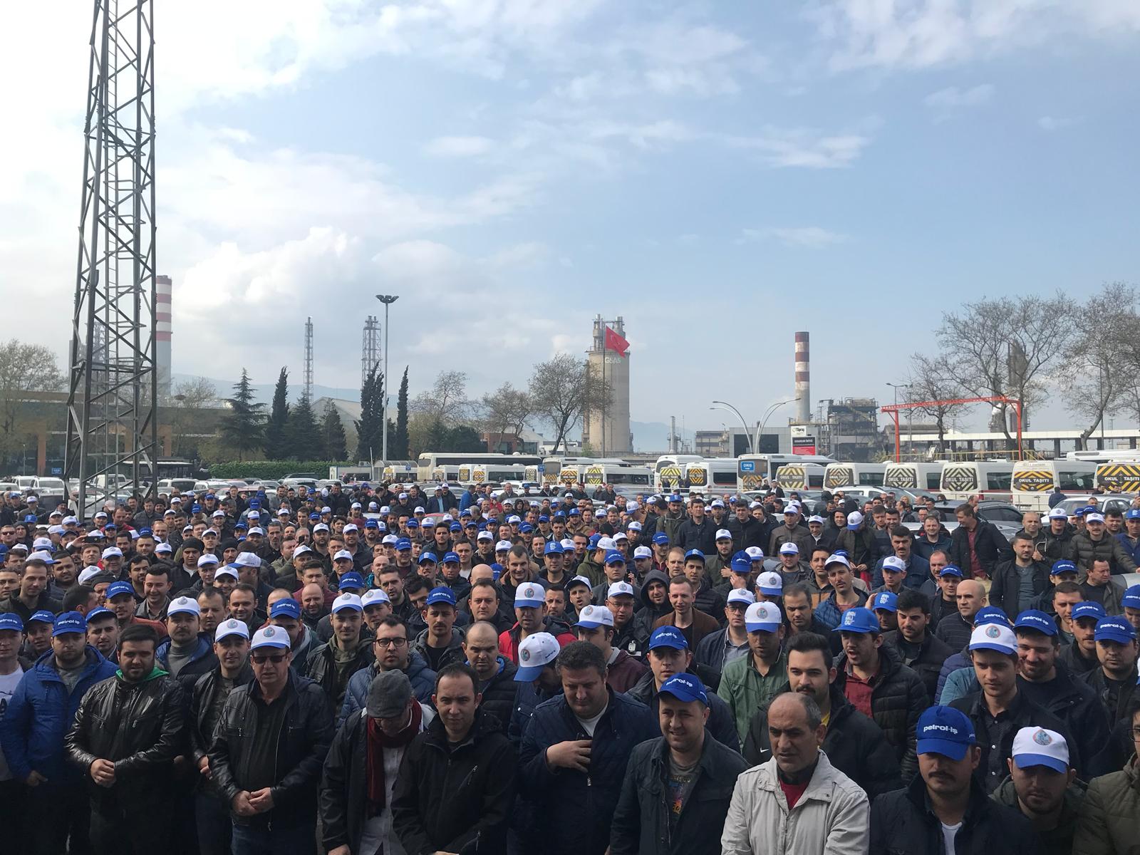 KOCAELİ TÜPRAŞ İŞÇİLERİ "TOPLU SÖZLEŞMEDE AİLEM İCİN HAZIRIM" DEDİ