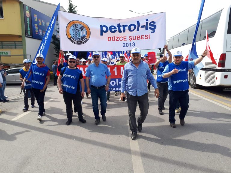 Düzce Şubemiz 1 Mayıs'ı Kocaeli, İzmit Milli İrade Meydanı’nda Kutladı