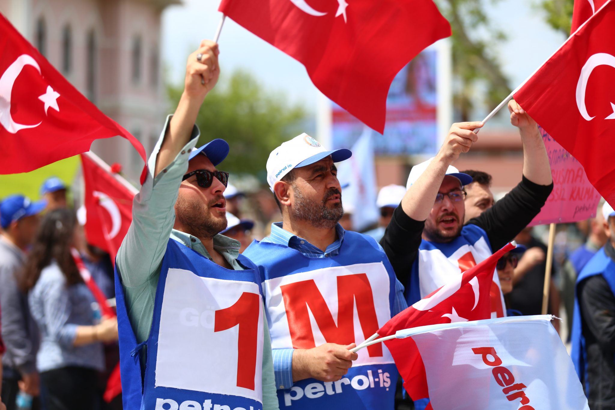 Bandırma Şubemiz 1 Mayıs'ı Cumhuriyet Meydanında Kutladı