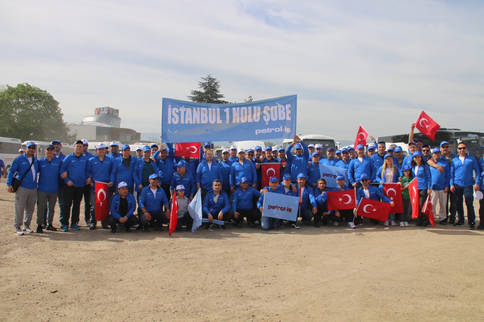 İstanbul 1 Nolu Şubemiz 1 Mayıs'ı Kocaeli, İzmit Milli İrade Meydanı’nda Kutladı