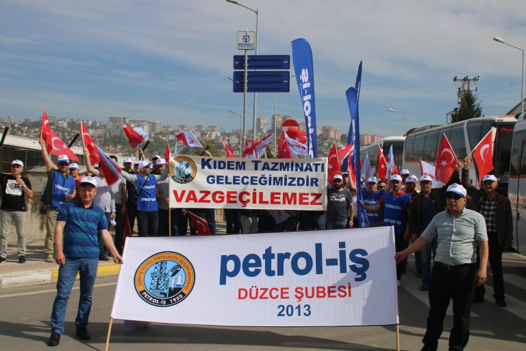 Düzce Şubemiz 1 Mayıs'ı Kocaeli, İzmit Milli İrade Meydanı’nda Kutladı