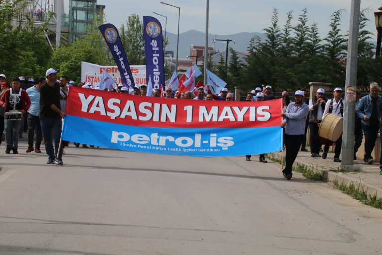 Düzce Şubemiz 1 Mayıs'ı Kocaeli, İzmit Milli İrade Meydanı’nda Kutladı
