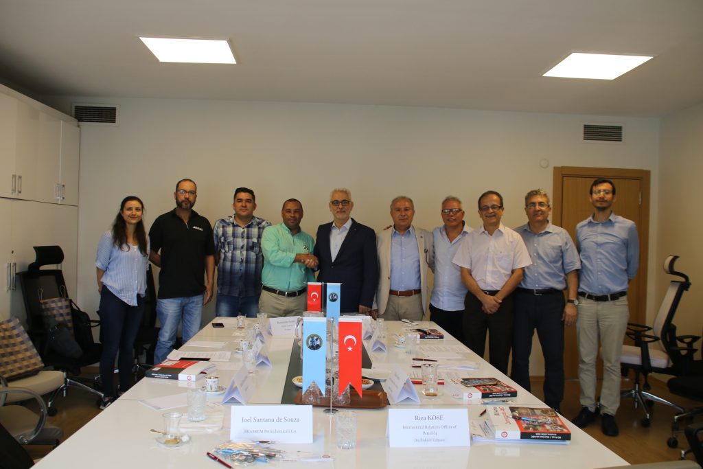 Brezilya Kimya İşçileri Sendikasından Petrol-İş’e Ziyaret