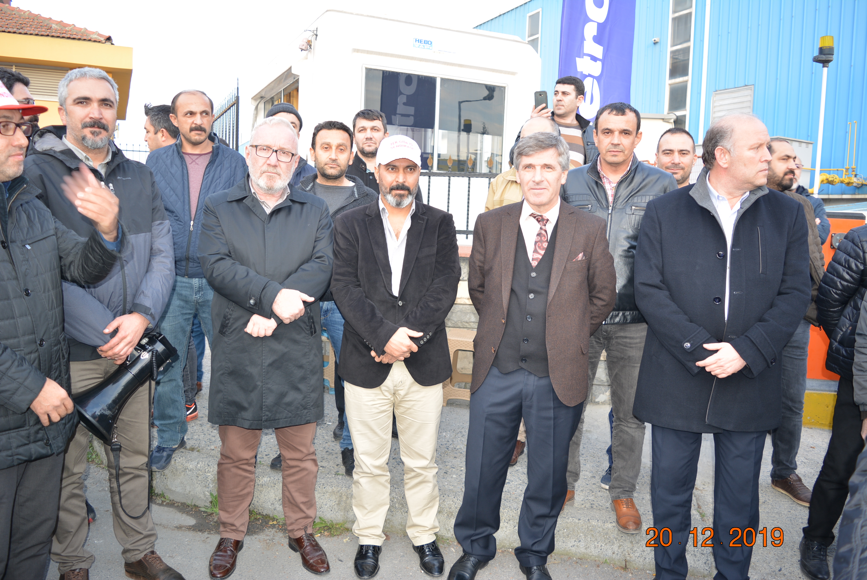Flormar’da Sendika Hakkı için Dayanışma
