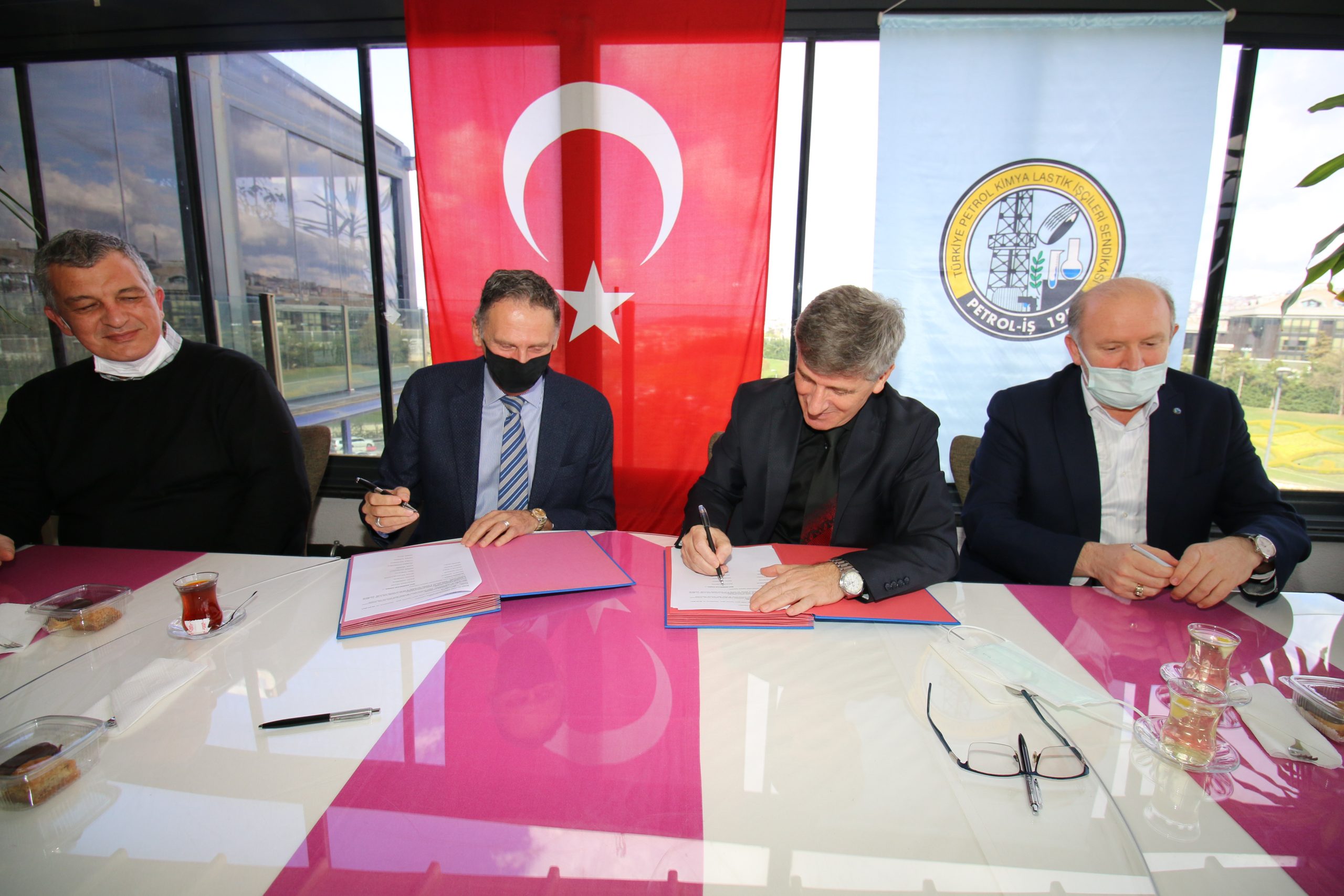 Ege Kimya ve Egesil Kimya İşyerinde TİS İmzalandı