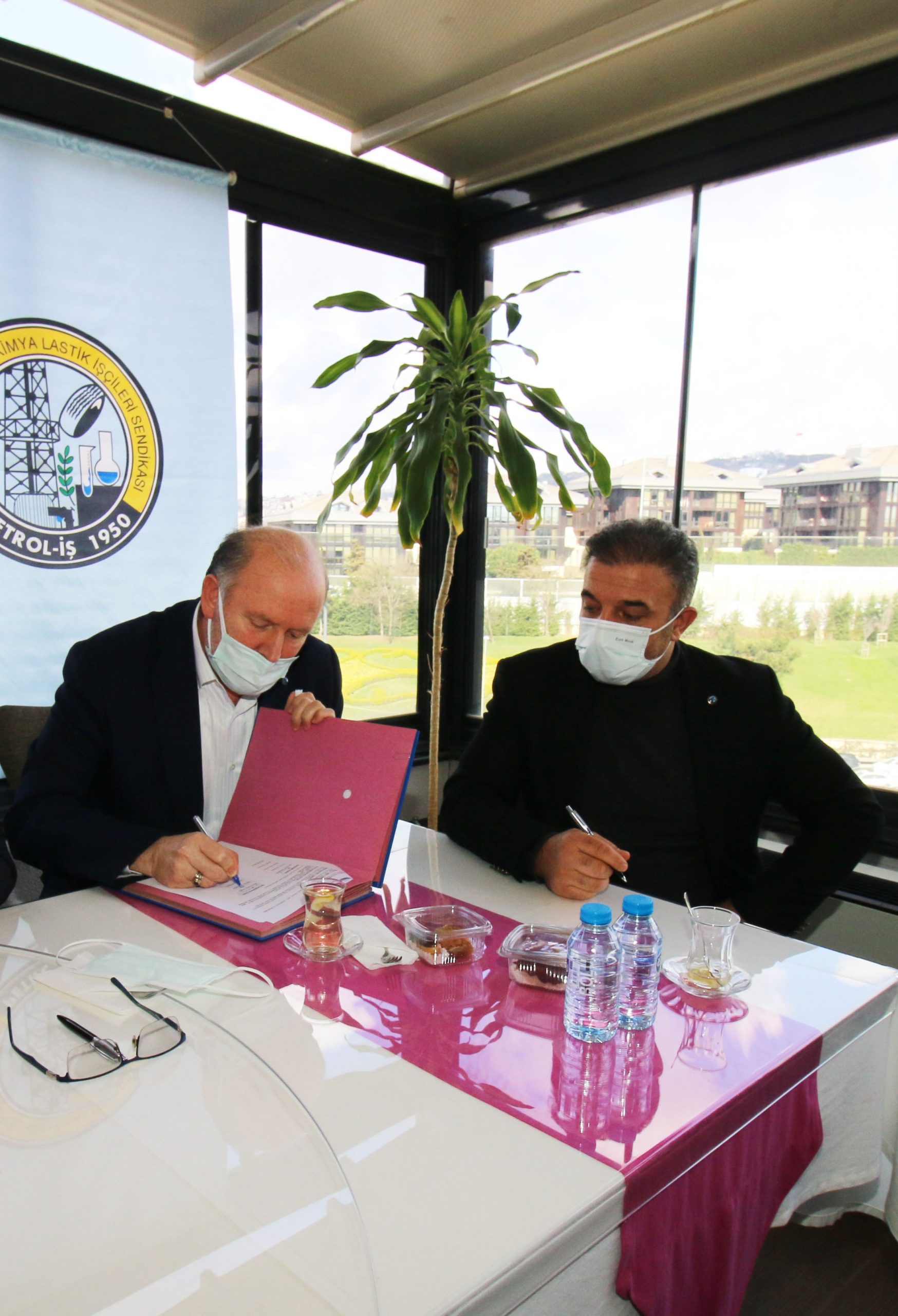 Ege Kimya ve Egesil Kimya İşyerinde TİS İmzalandı