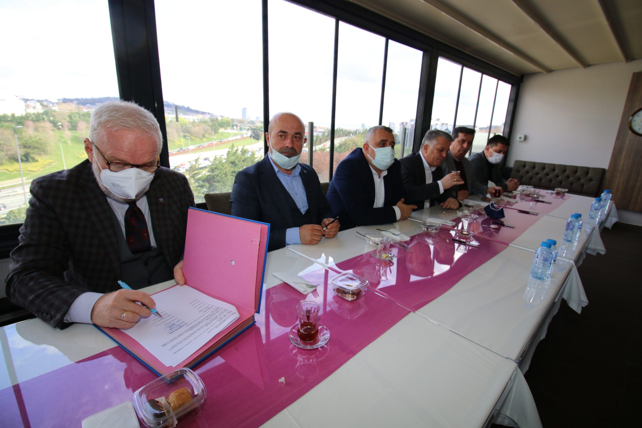 Ege Kimya ve Egesil Kimya İşyerinde TİS İmzalandı