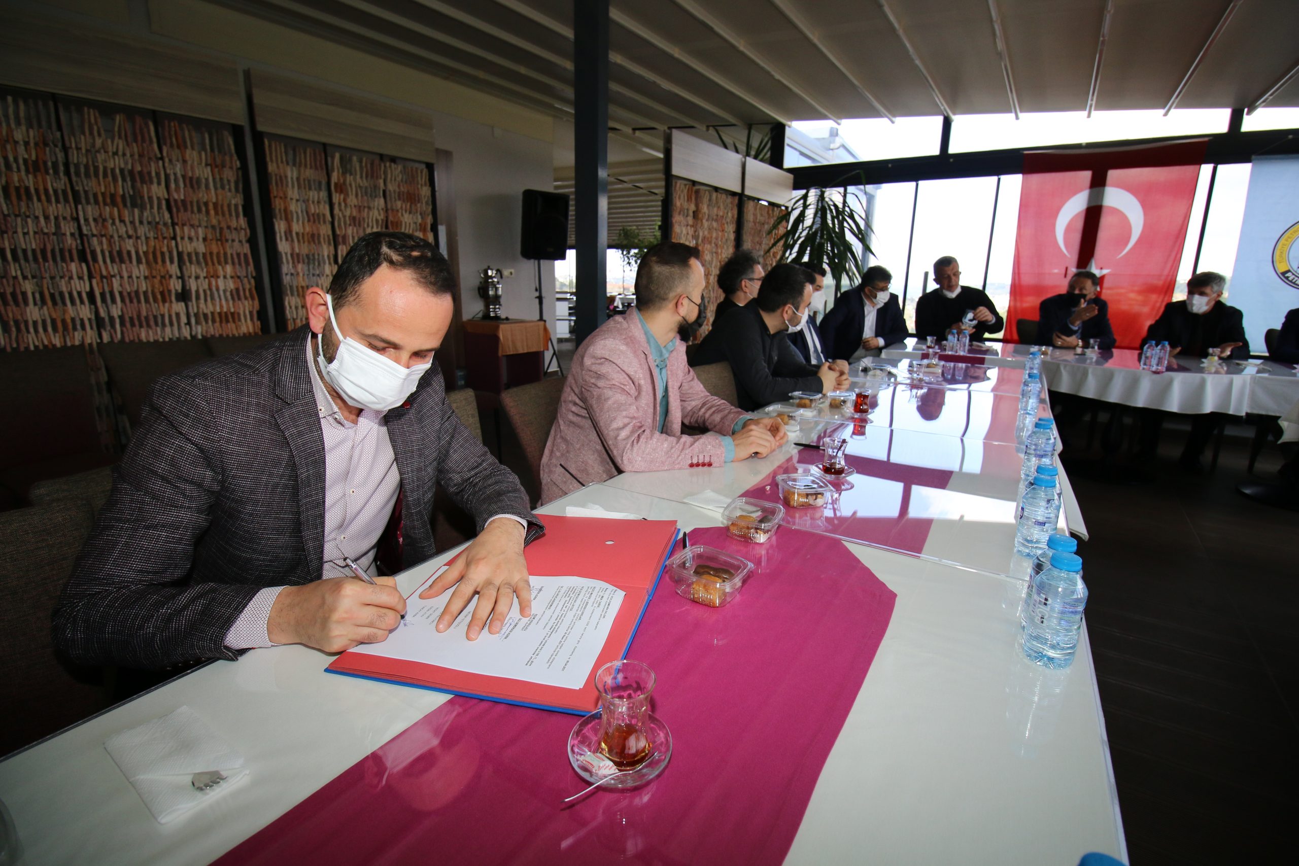 Ege Kimya ve Egesil Kimya İşyerinde TİS İmzalandı