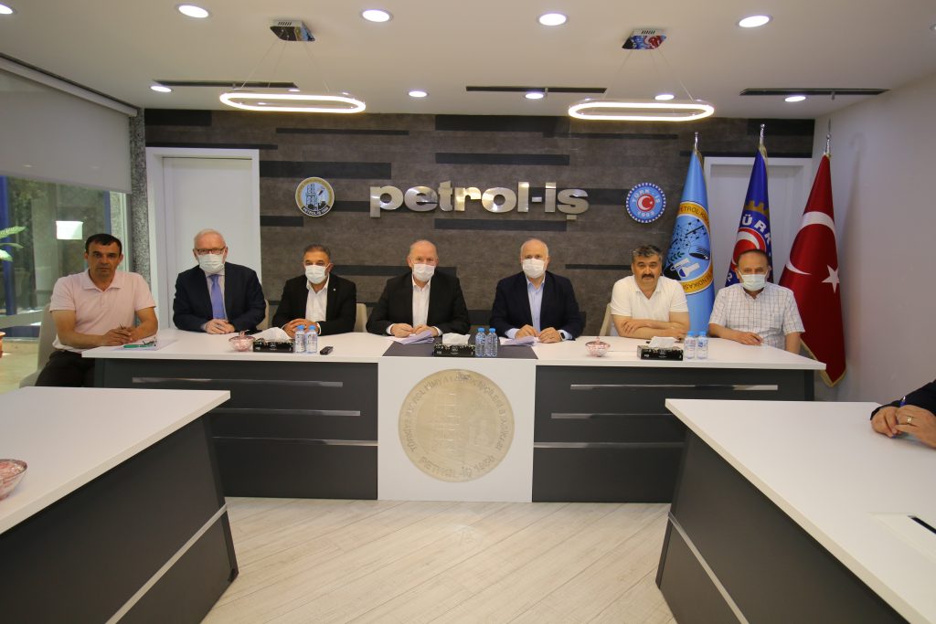 Cambro Özay İşyerinde TİS İmzalandı