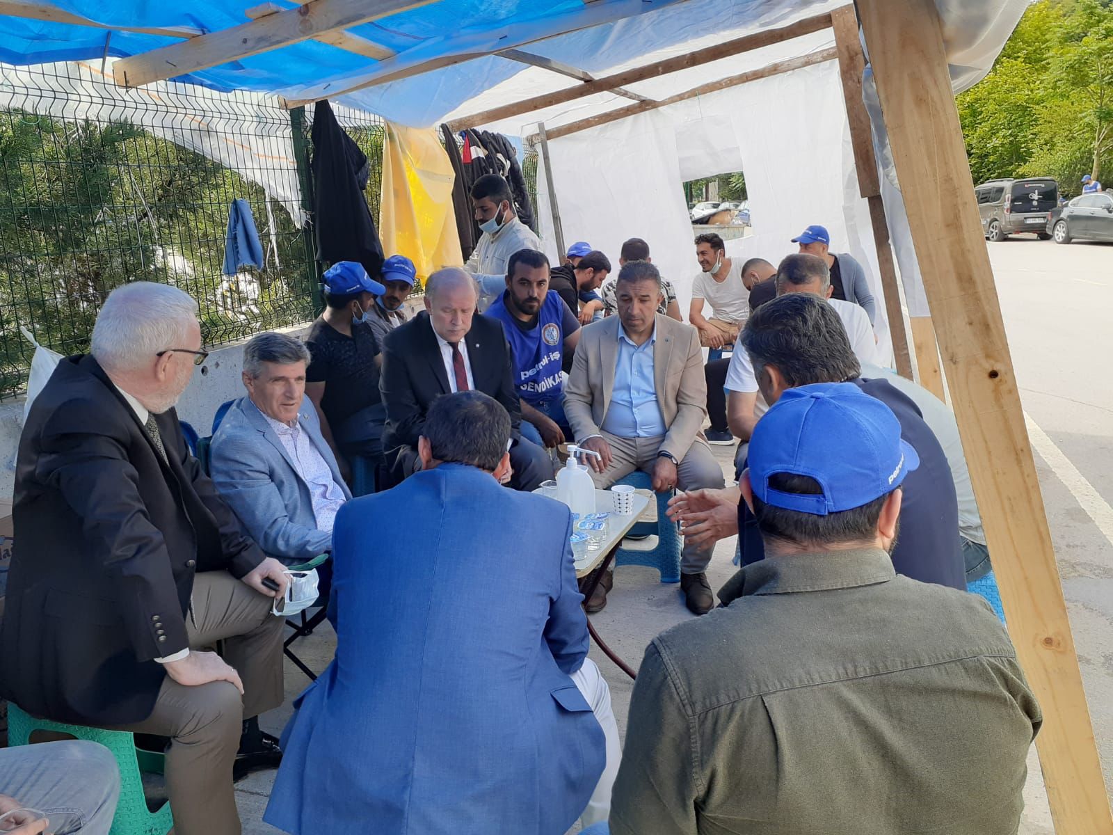 Merkez Yöneticilerimiz Nedex Grevcileriyle Birarada