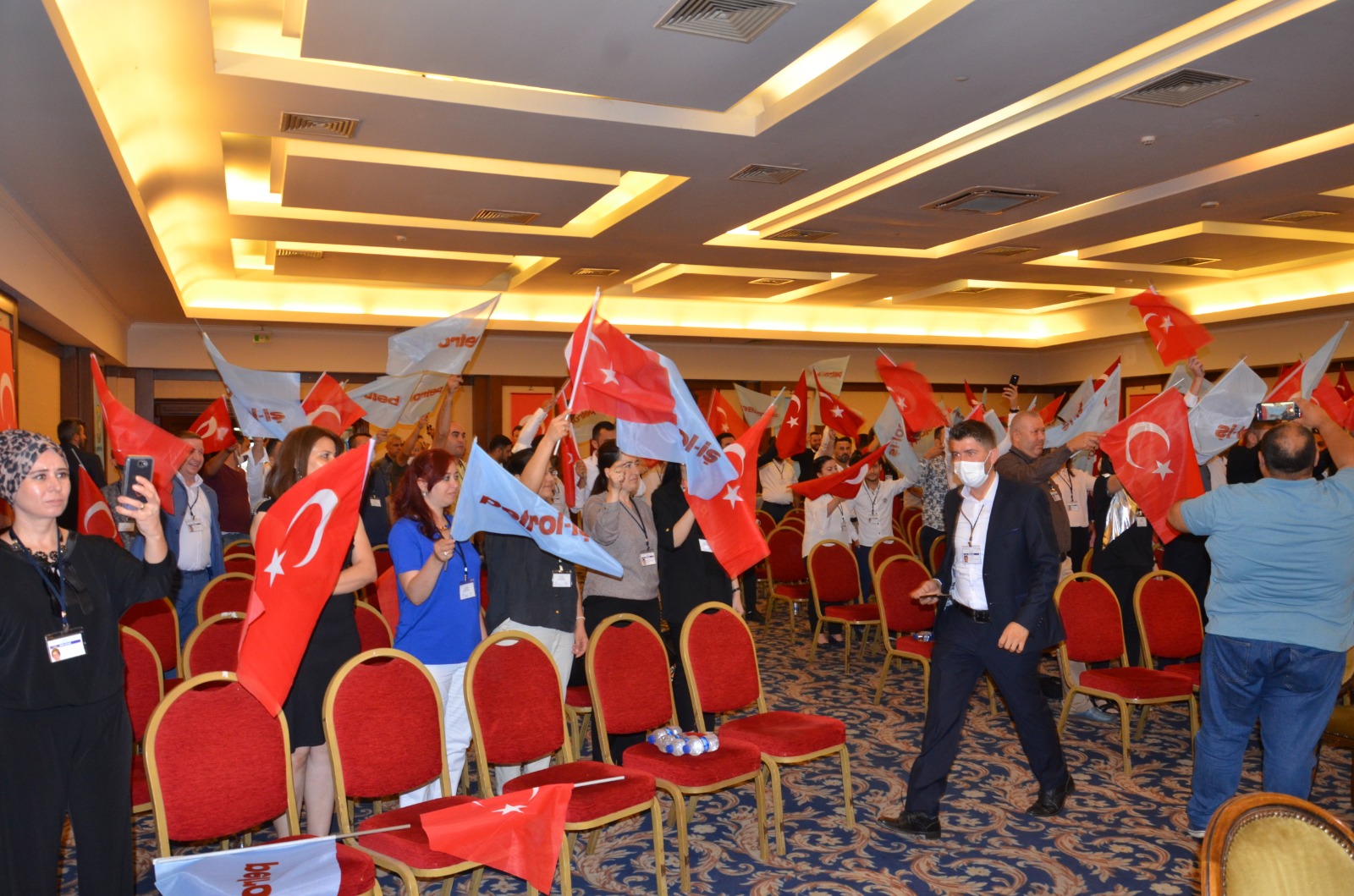 EMRAH YUNUS SARUHAN ŞUBE BAŞKANI OLDU