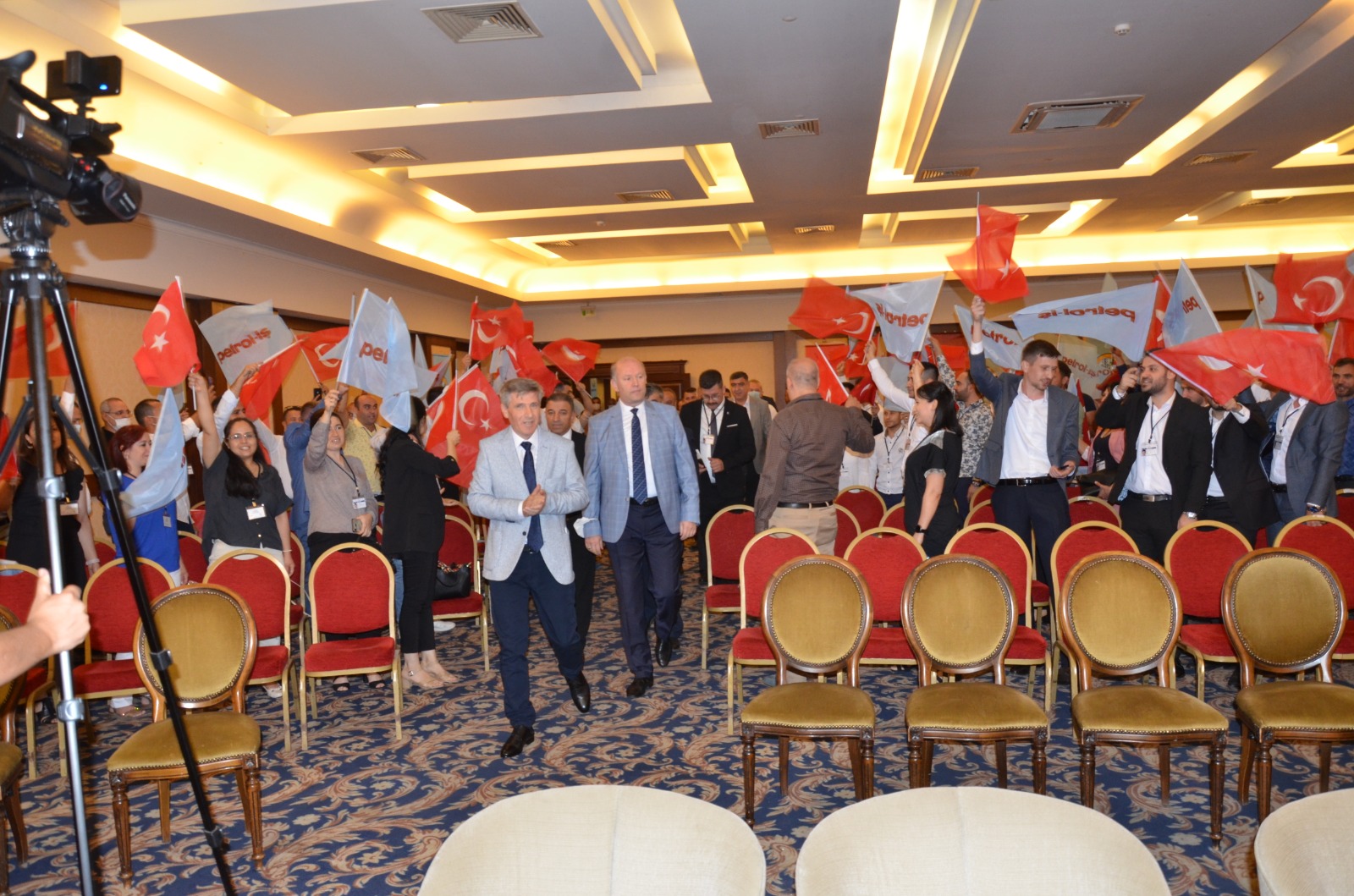 EMRAH YUNUS SARUHAN ŞUBE BAŞKANI OLDU