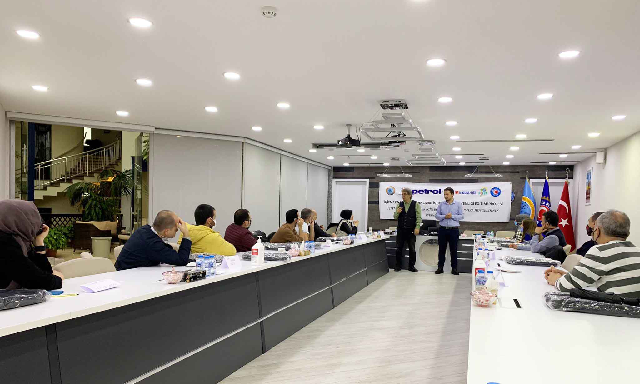 Türkiye’de Sendikal Alanda İlk Kez İşitme Engelli Üyeler İçin Sendikal Eğitim Yapılıyor