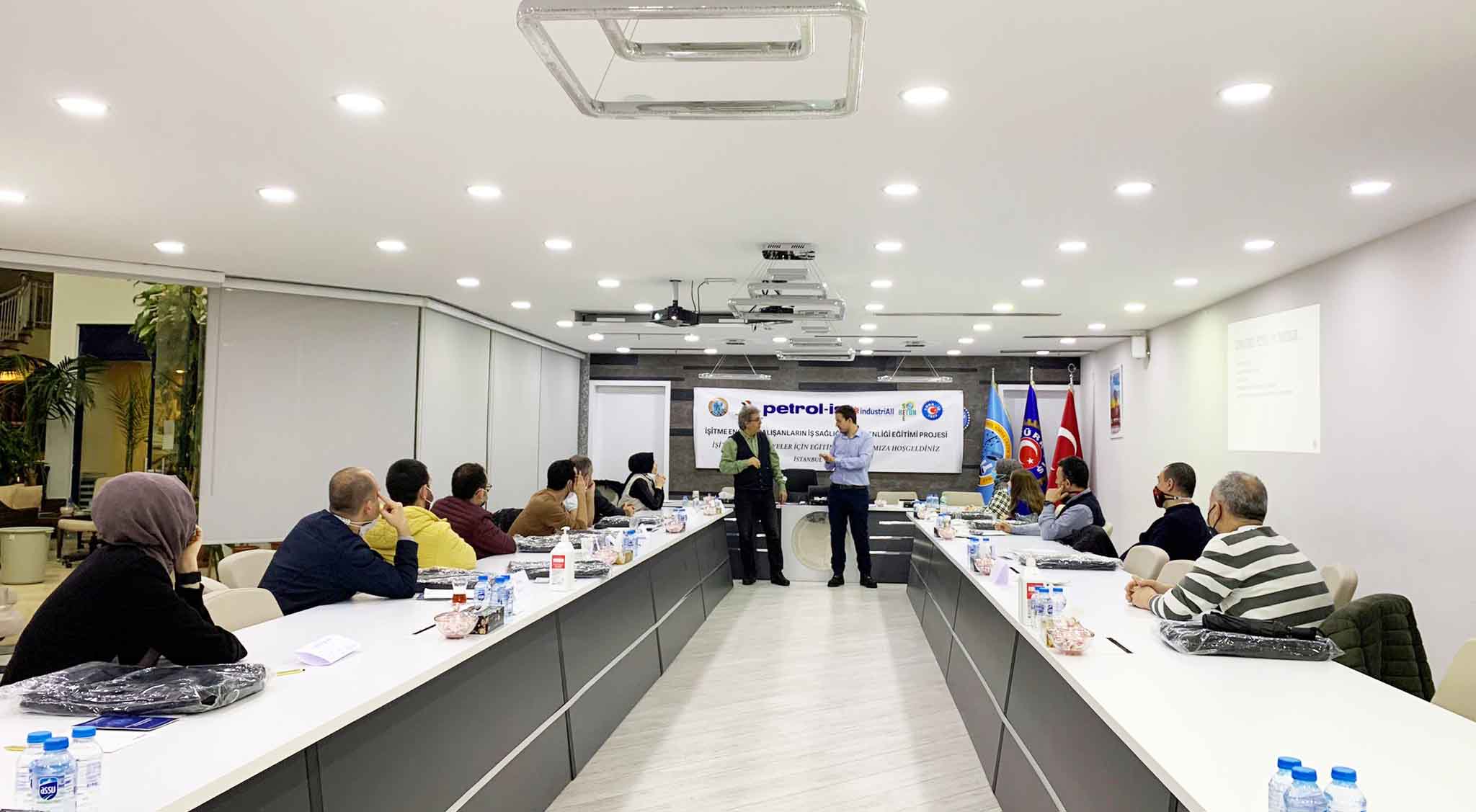 Türkiye’de Sendikal Alanda İlk Kez İşitme Engelli Üyeler İçin Sendikal Eğitim Yapılıyor