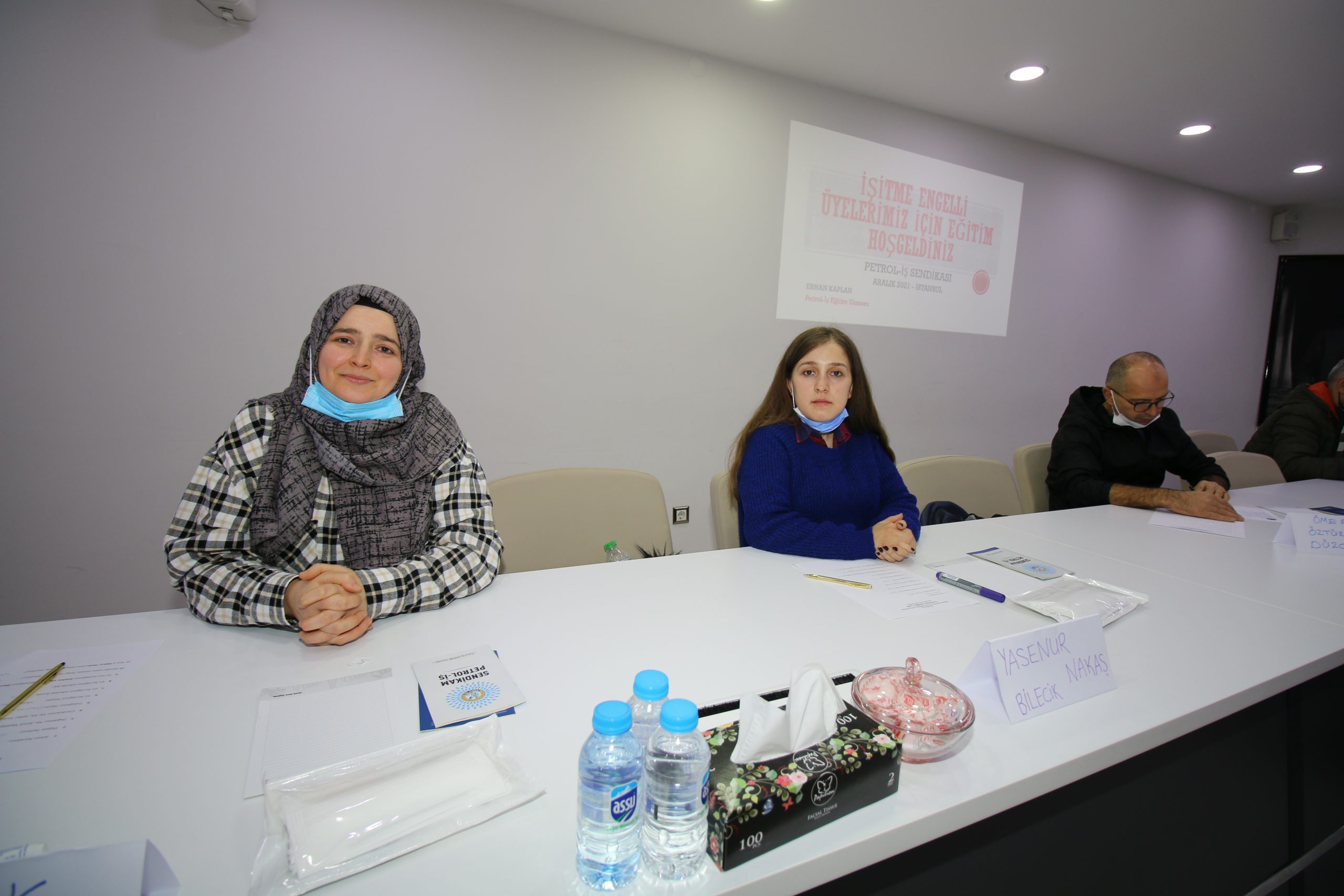 Türkiye’de Sendikal Alanda İlk Kez İşitme Engelli Üyeler İçin Sendikal Eğitim Yapılıyor