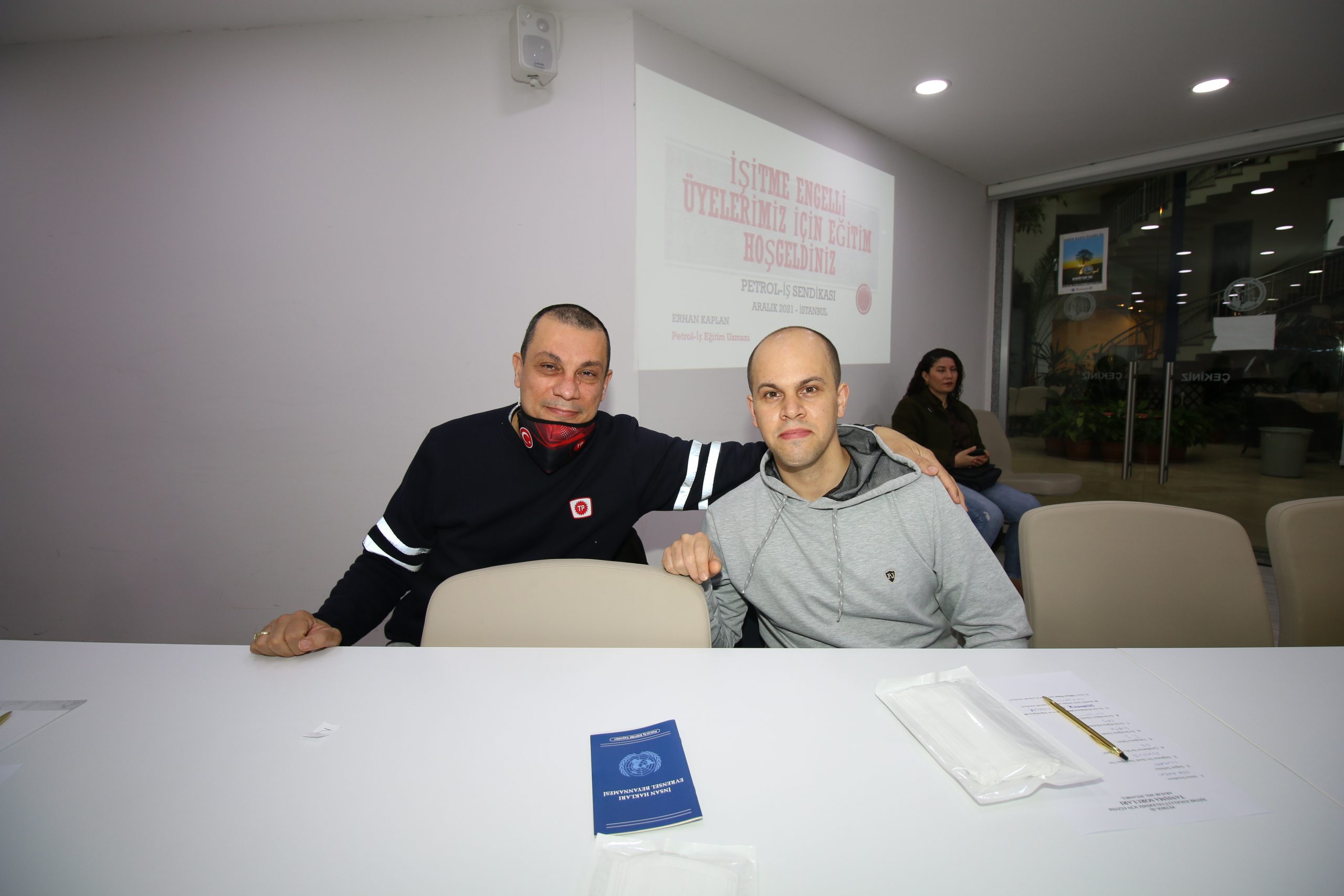 Türkiye’de Sendikal Alanda İlk Kez İşitme Engelli Üyeler İçin Sendikal Eğitim Yapılıyor