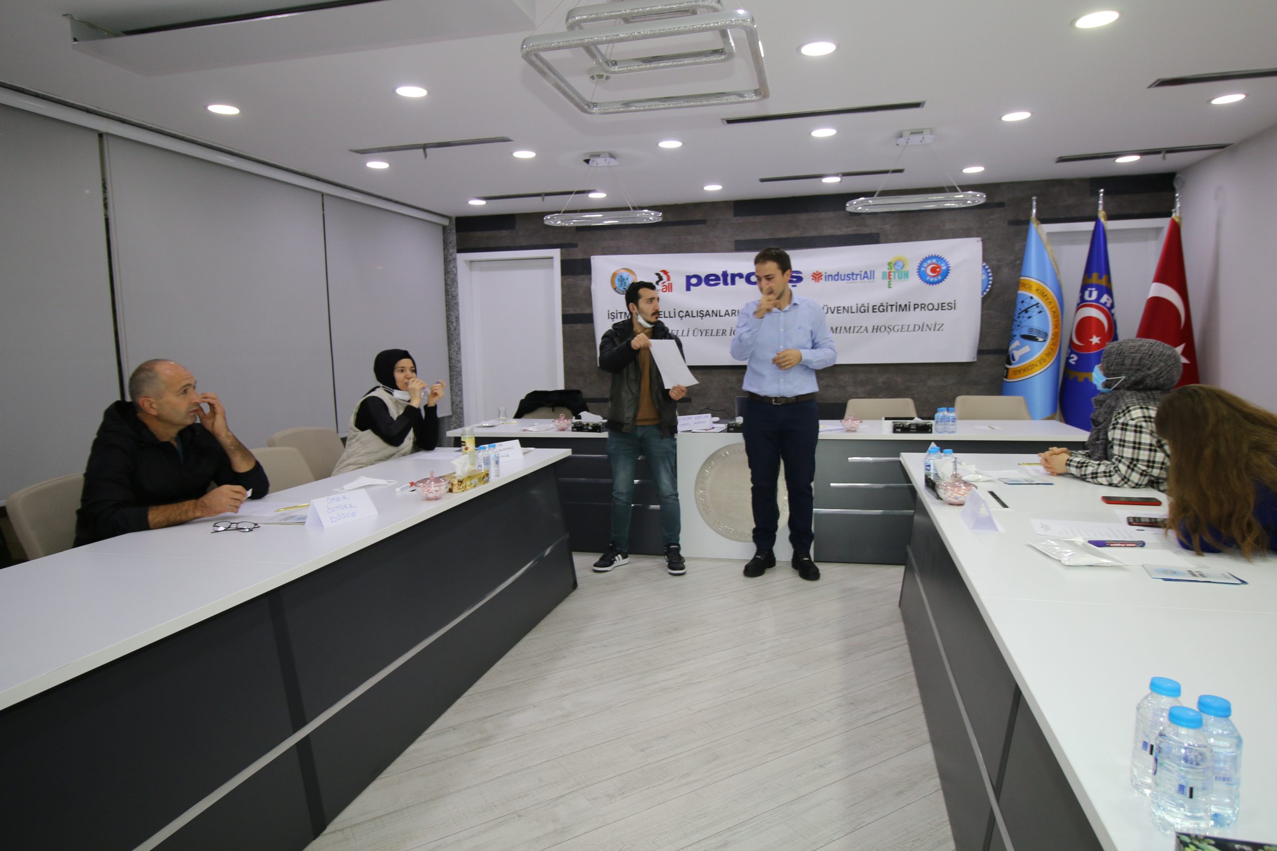 Türkiye’de Sendikal Alanda İlk Kez İşitme Engelli Üyeler İçin Sendikal Eğitim Yapılıyor