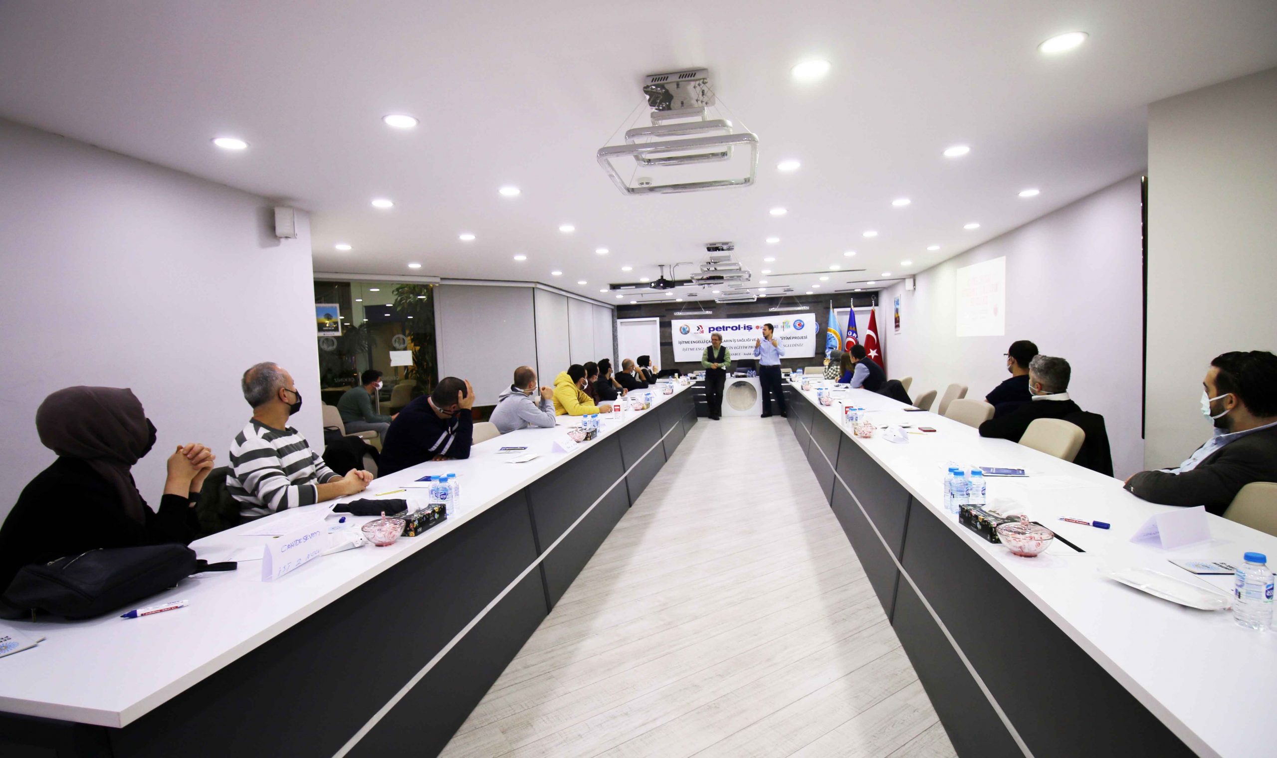 Türkiye’de Sendikal Alanda İlk Kez İşitme Engelli Üyeler İçin Sendikal Eğitim Yapılıyor